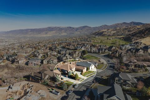 Tiny photo for 802 EAGLEPOINTE DR, North Salt Lake, UT 84054 (MLS # 2128908)