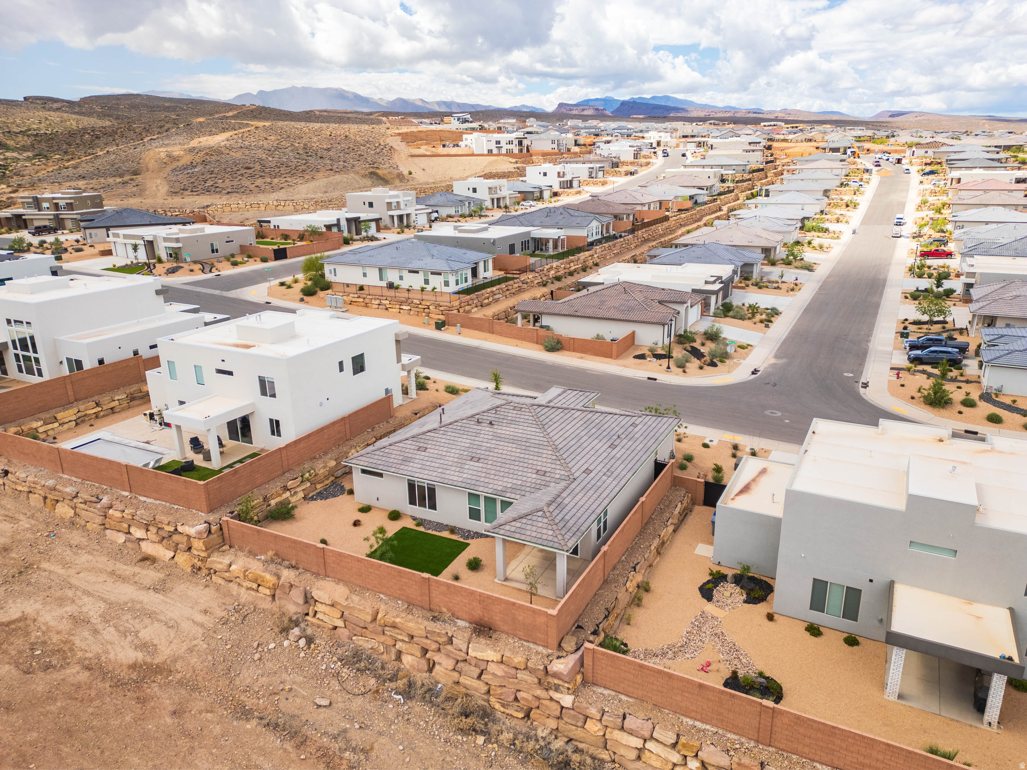 SALARNO HILLS AT DIVARIO - Residential