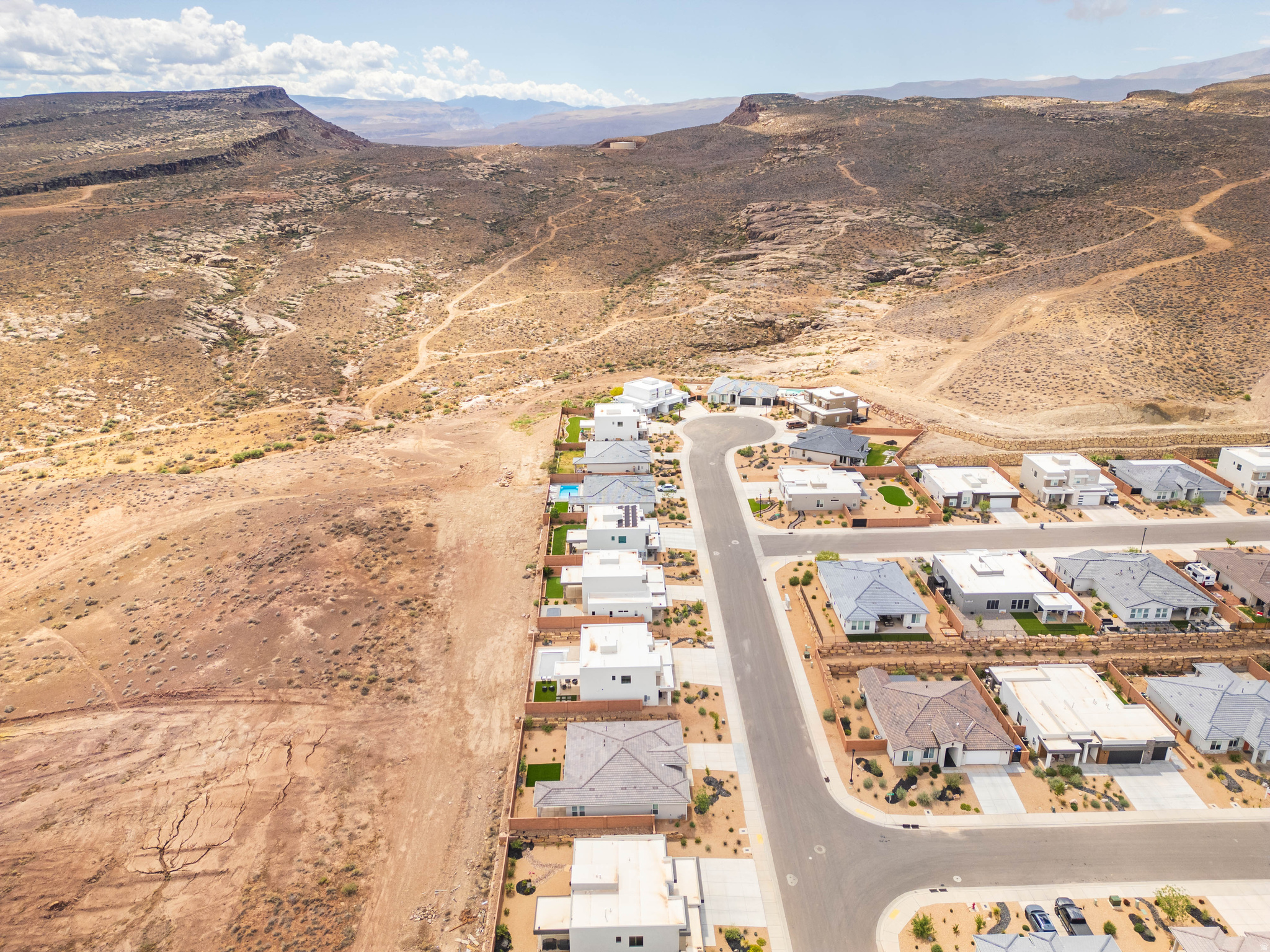 SALARNO HILLS AT DIVARIO - Residential