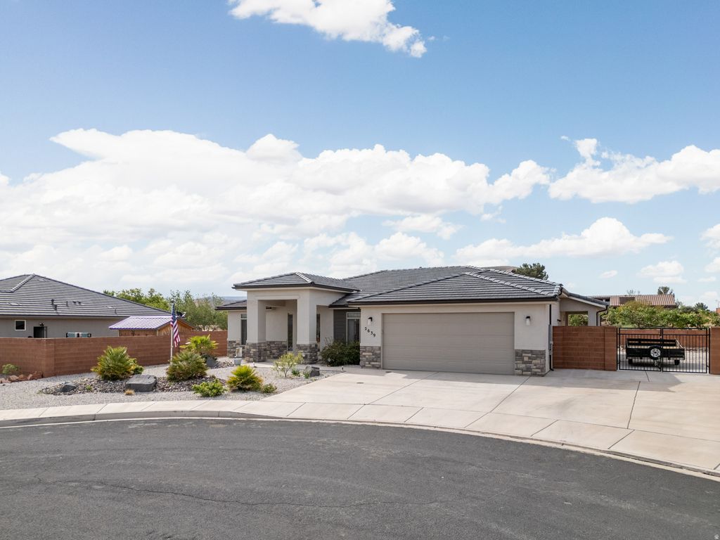 Photo of 2639 W 400 N, Hurricane, UT 84737 (MLS # 2149420)