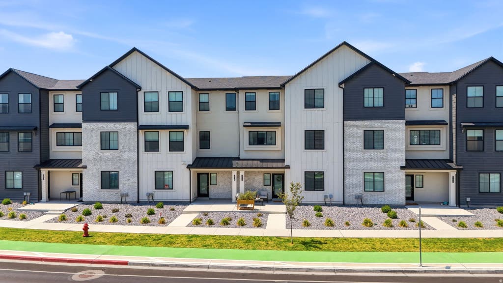 Photo of 514 S 900 W, American Fork, UT 84003 (MLS # 2177413)