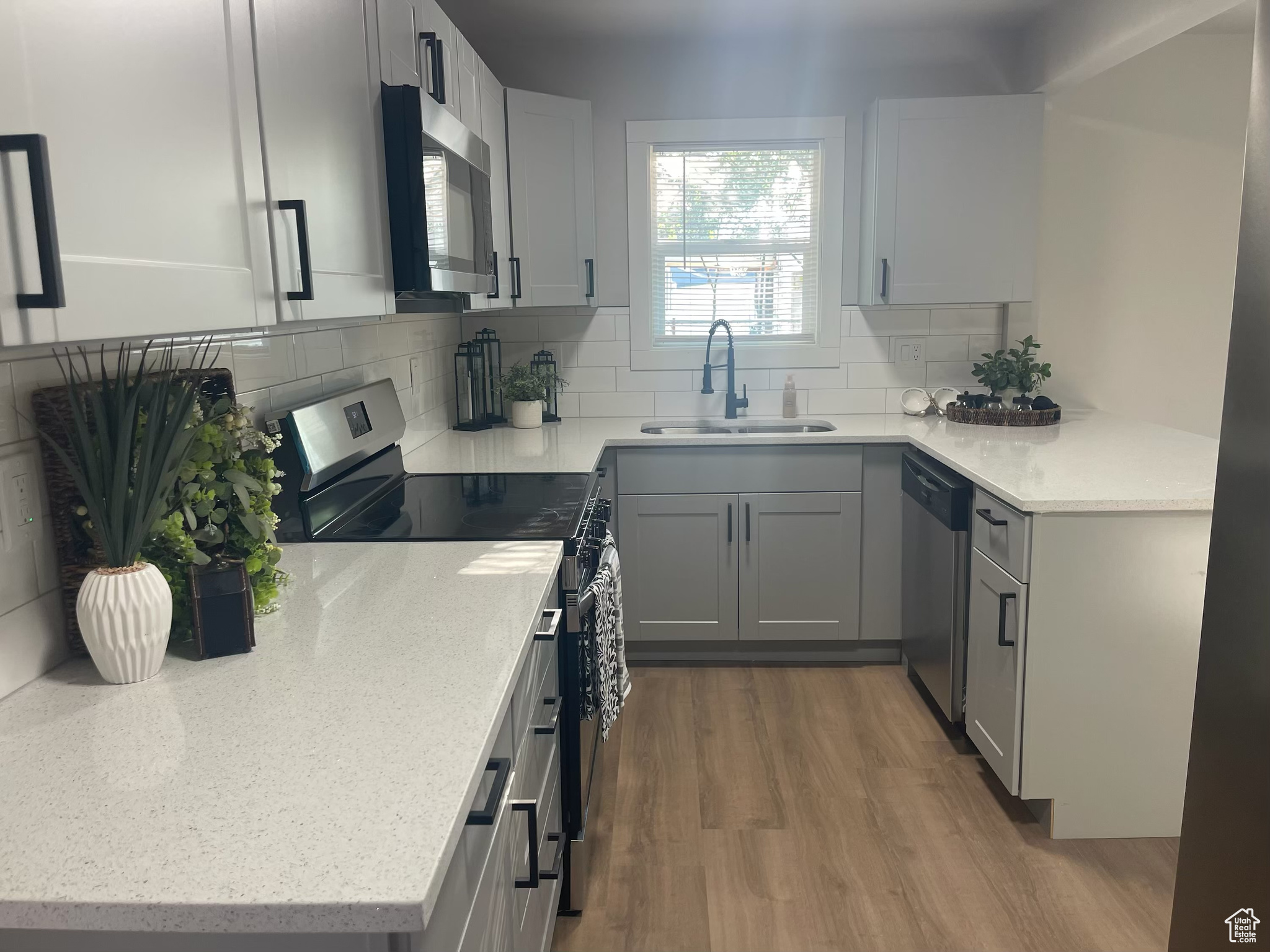 KEARNS TOWNSITE - Residential