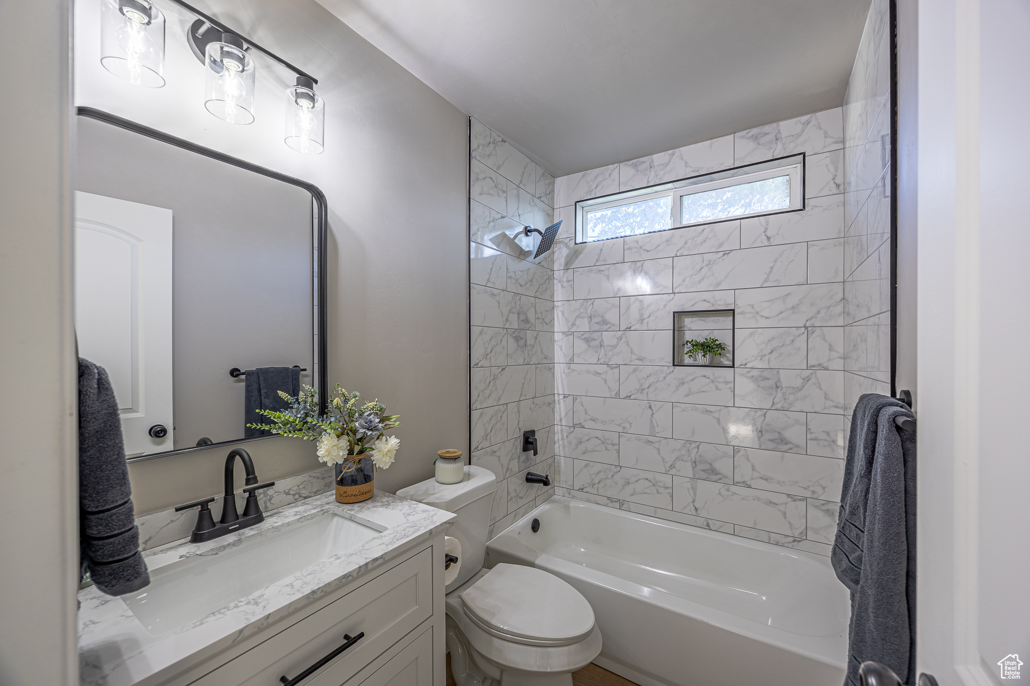 KEARNS TOWNSITE - Residential