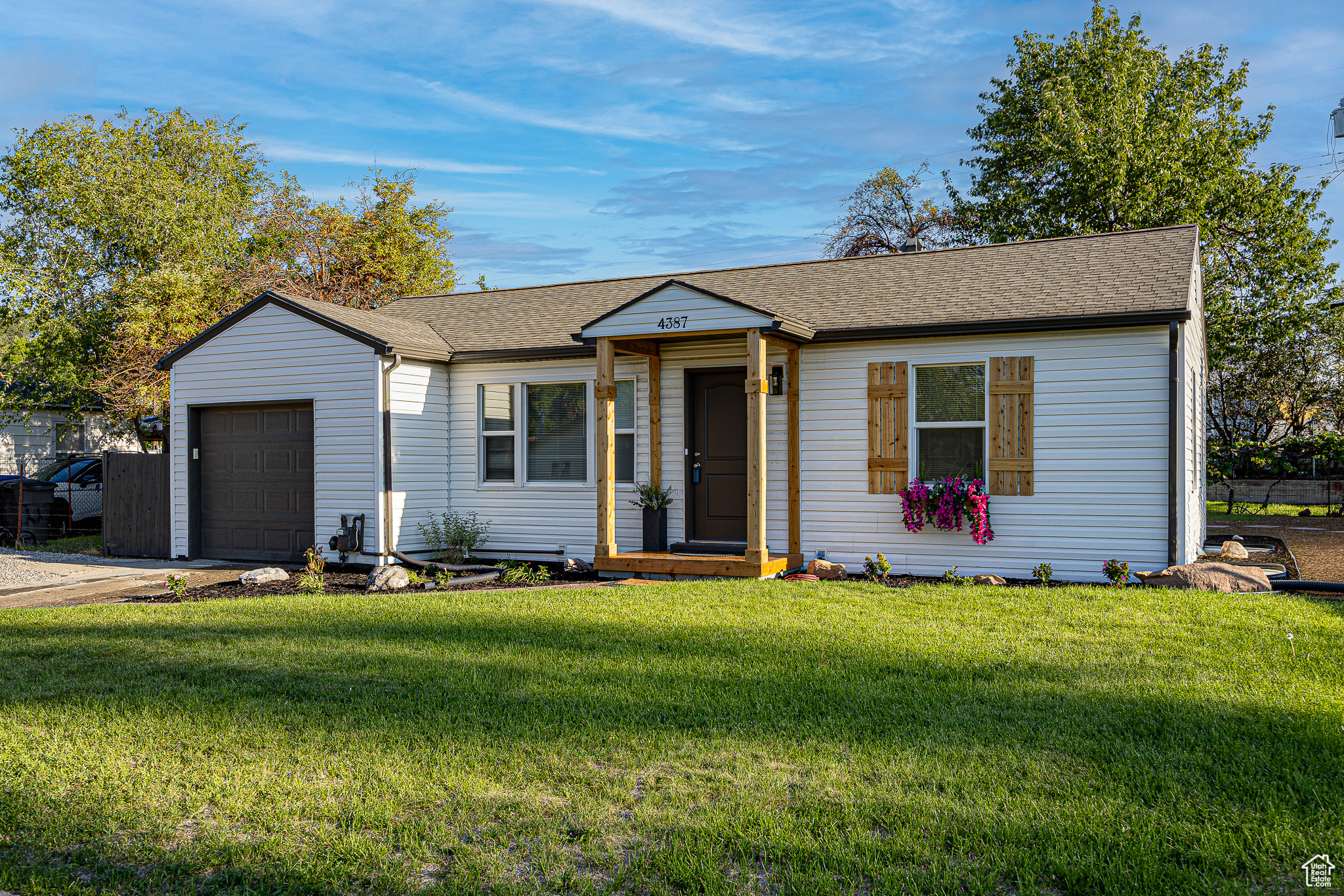 KEARNS TOWNSITE - Residential