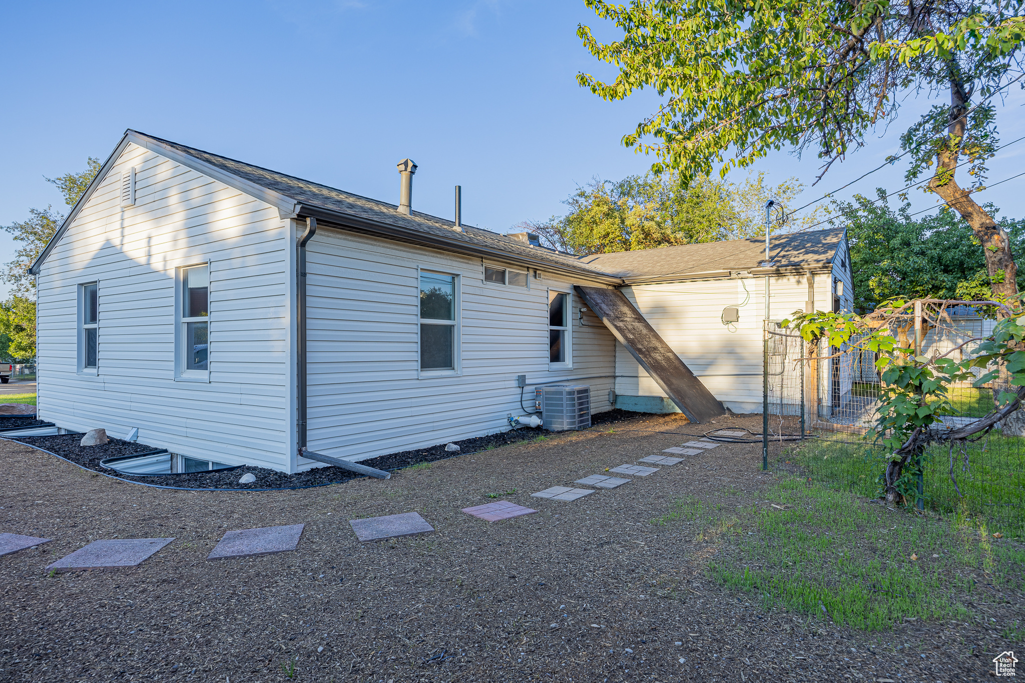 KEARNS TOWNSITE - Residential