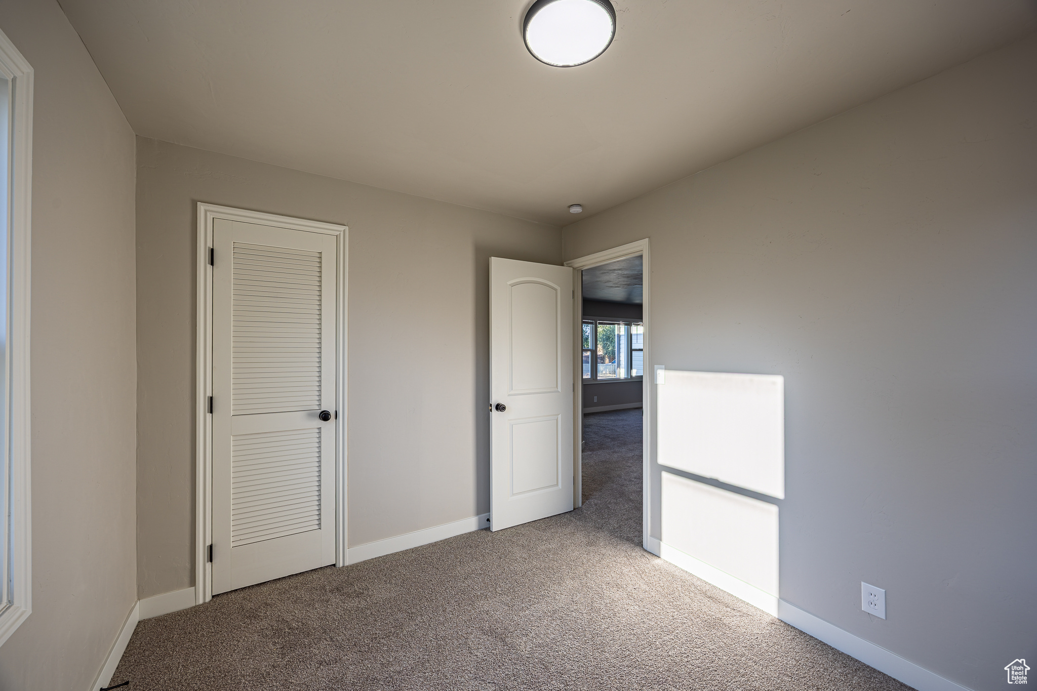 KEARNS TOWNSITE - Residential