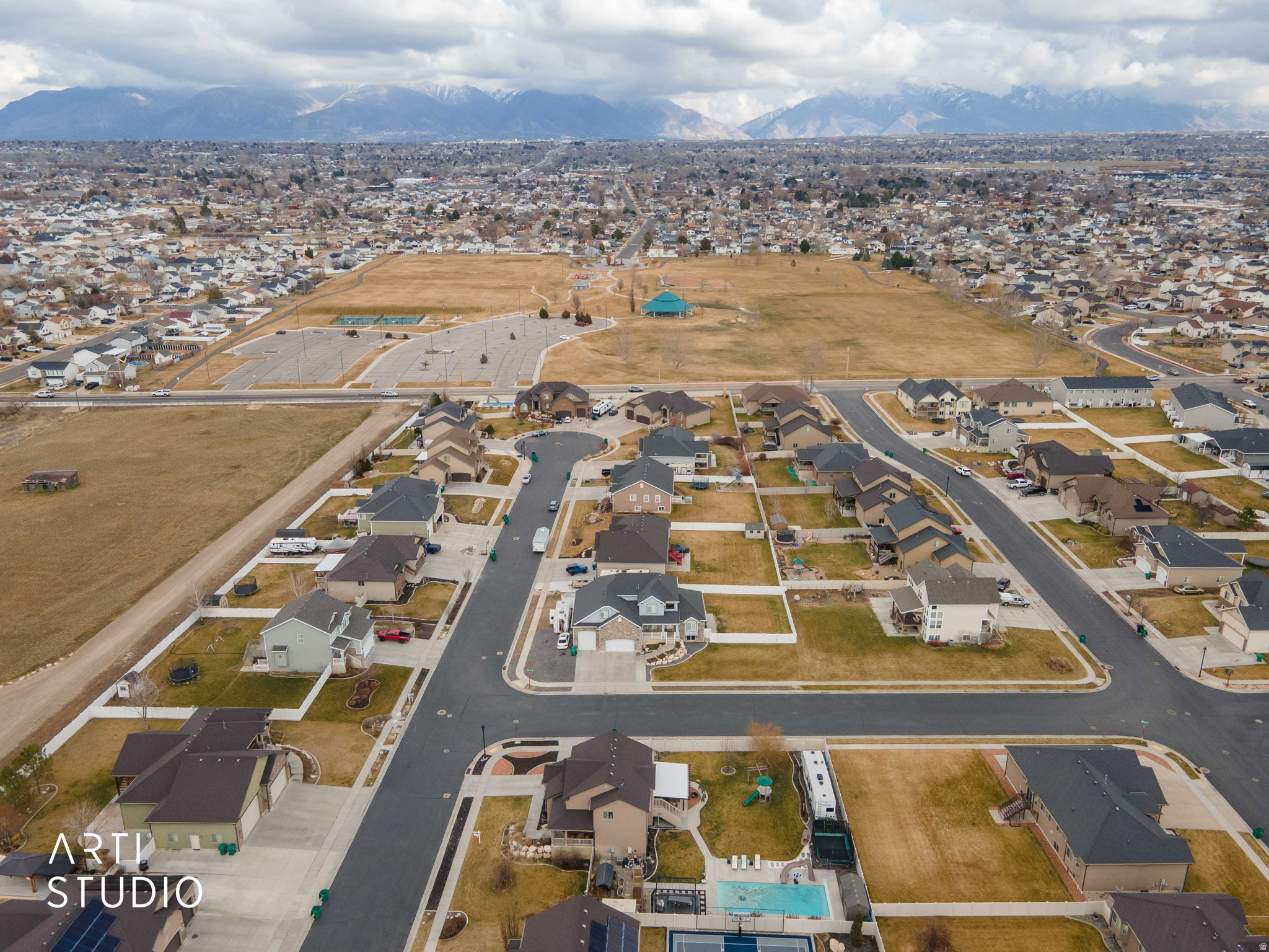 BROOKFIELD MEADOWS - Residential