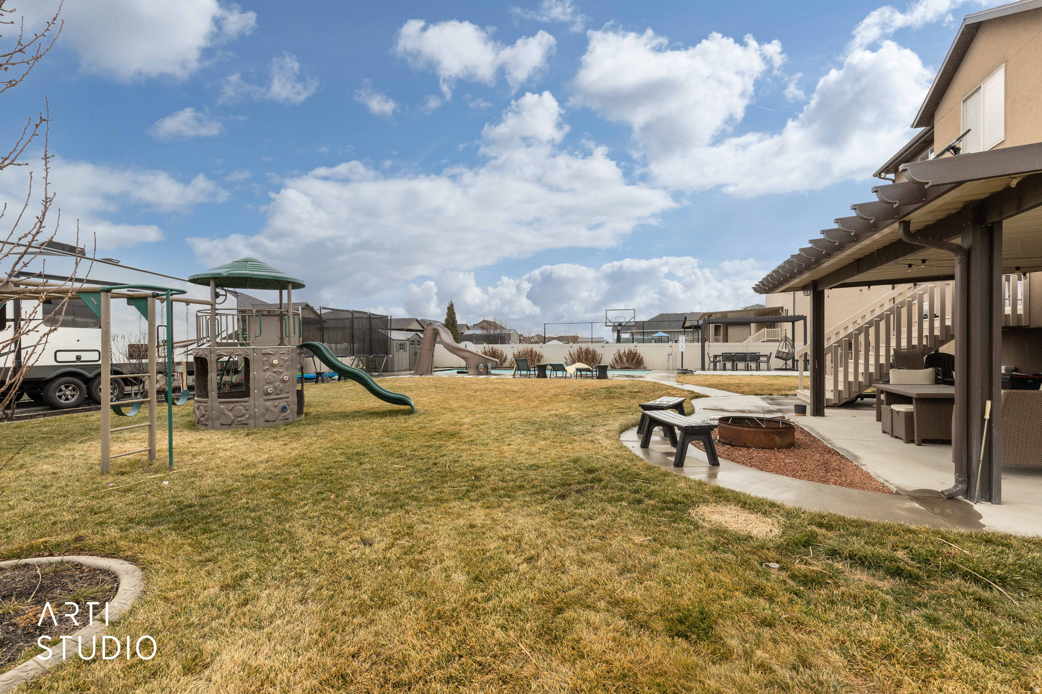 BROOKFIELD MEADOWS - Residential