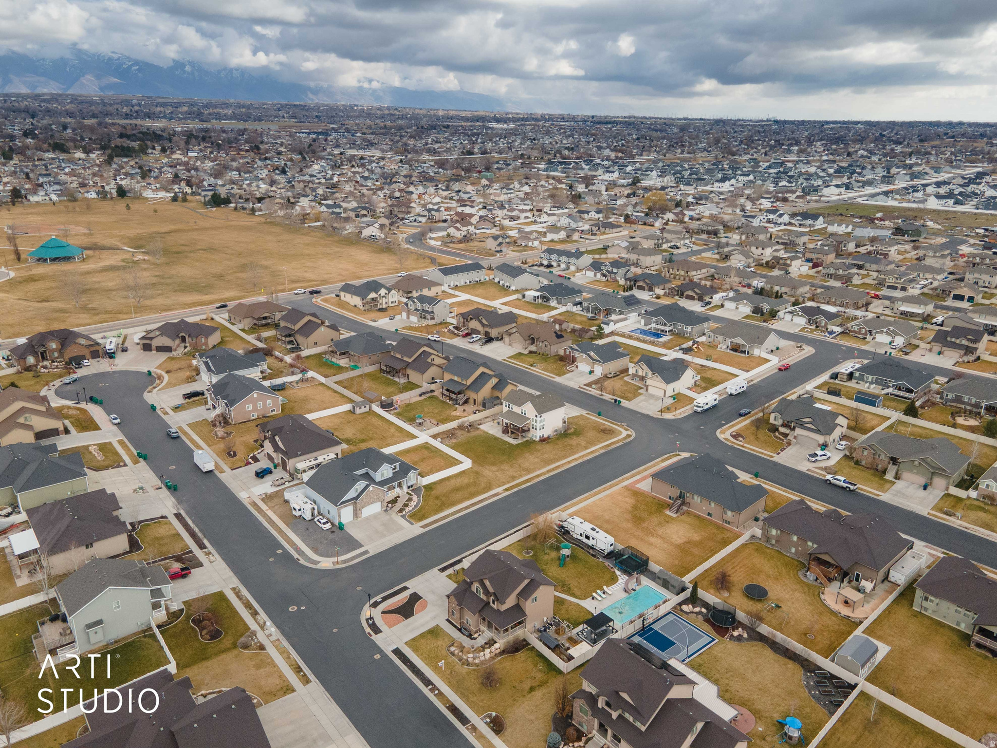 BROOKFIELD MEADOWS - Residential