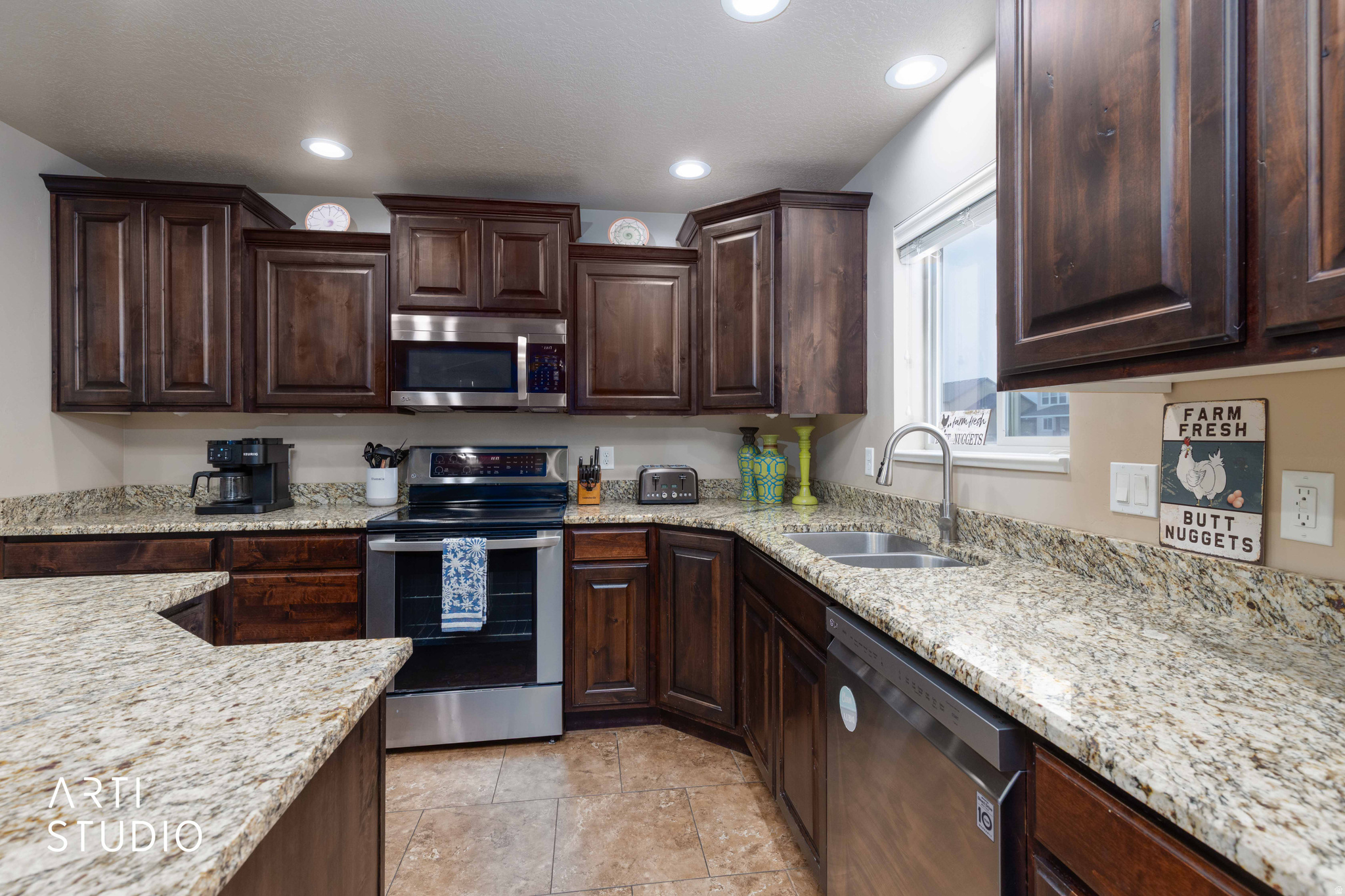 BROOKFIELD MEADOWS - Residential