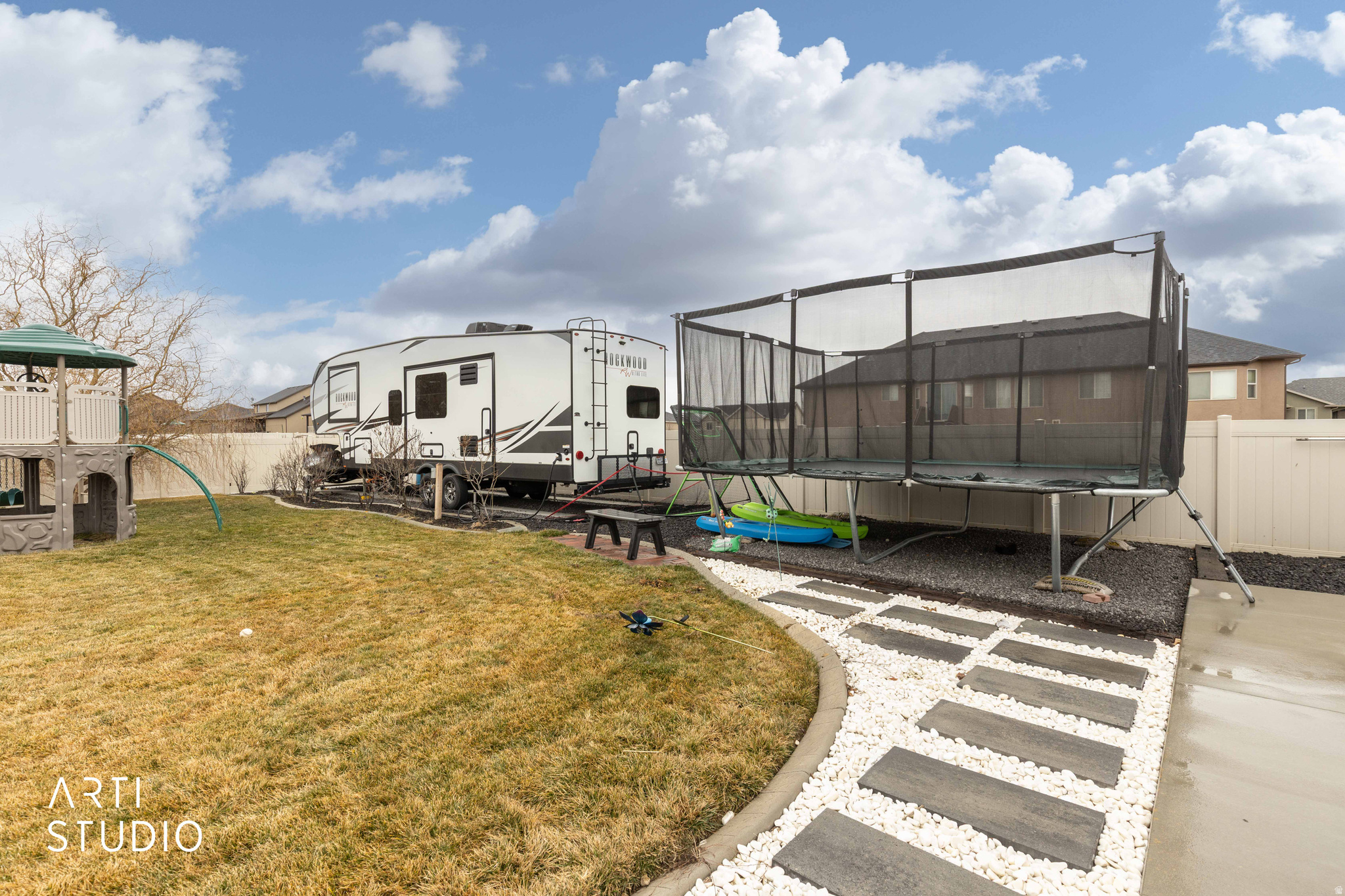 BROOKFIELD MEADOWS - Residential