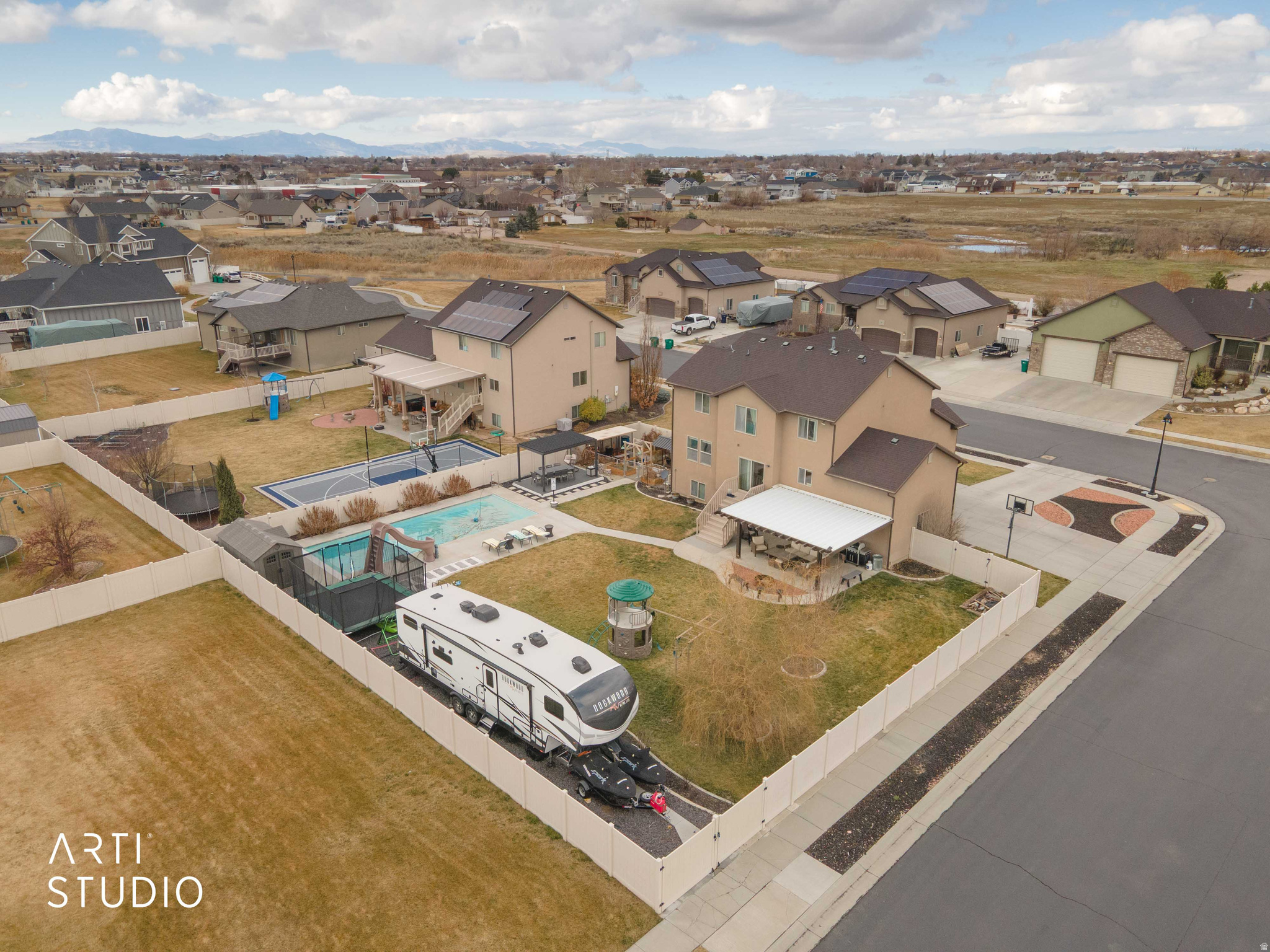 BROOKFIELD MEADOWS - Residential