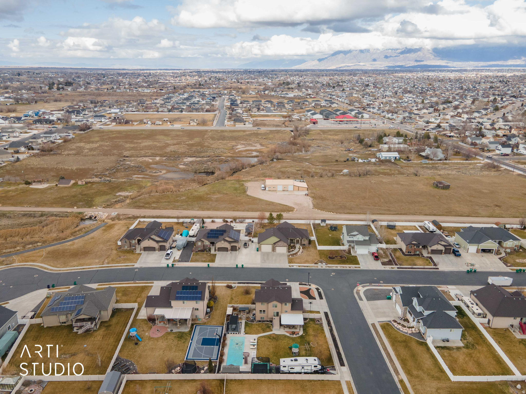 BROOKFIELD MEADOWS - Residential