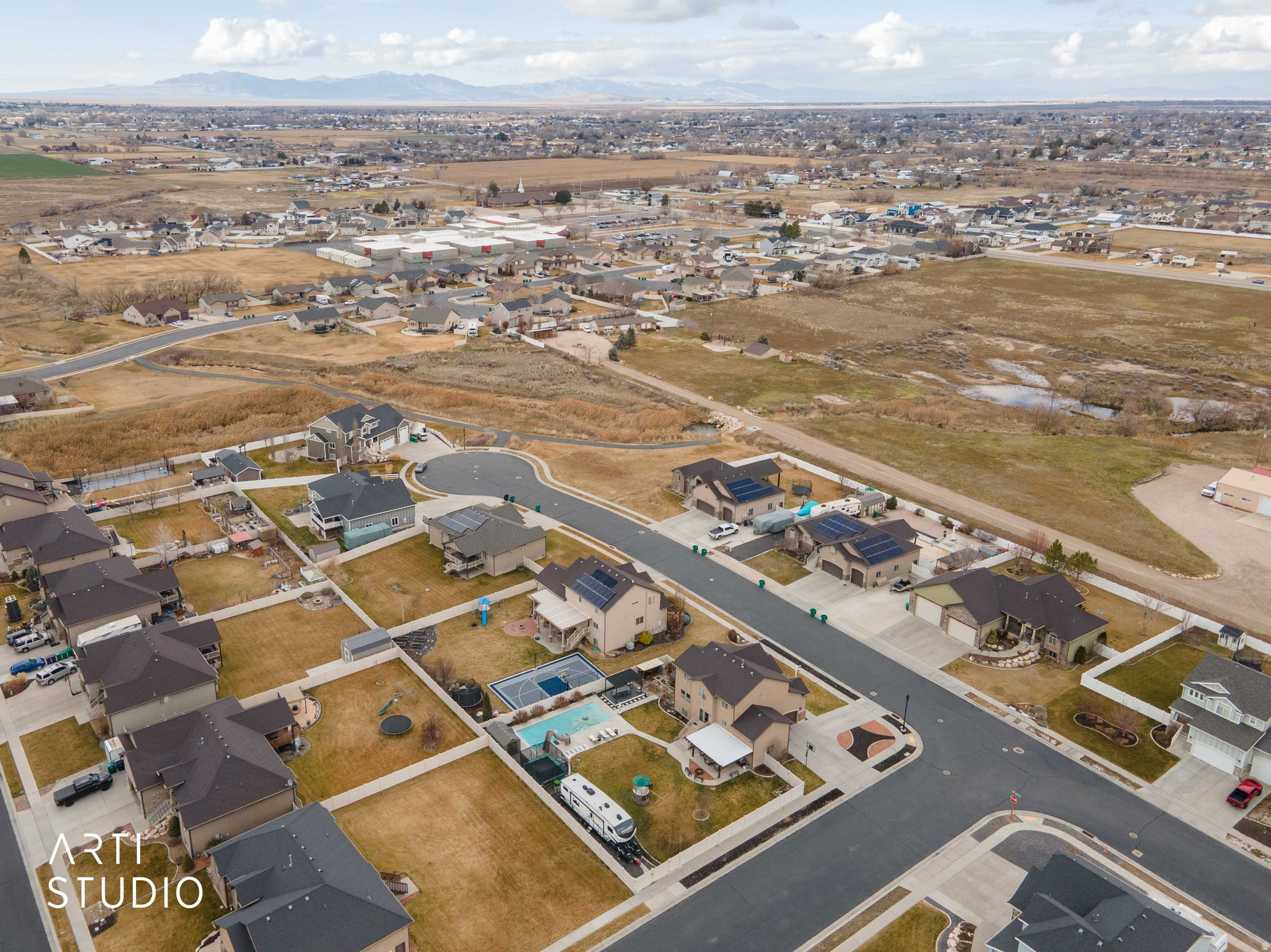 BROOKFIELD MEADOWS - Residential