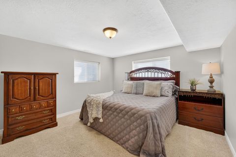 Tiny photo for 2311 N 10 W, Layton, UT 84041 (MLS # 2145176)