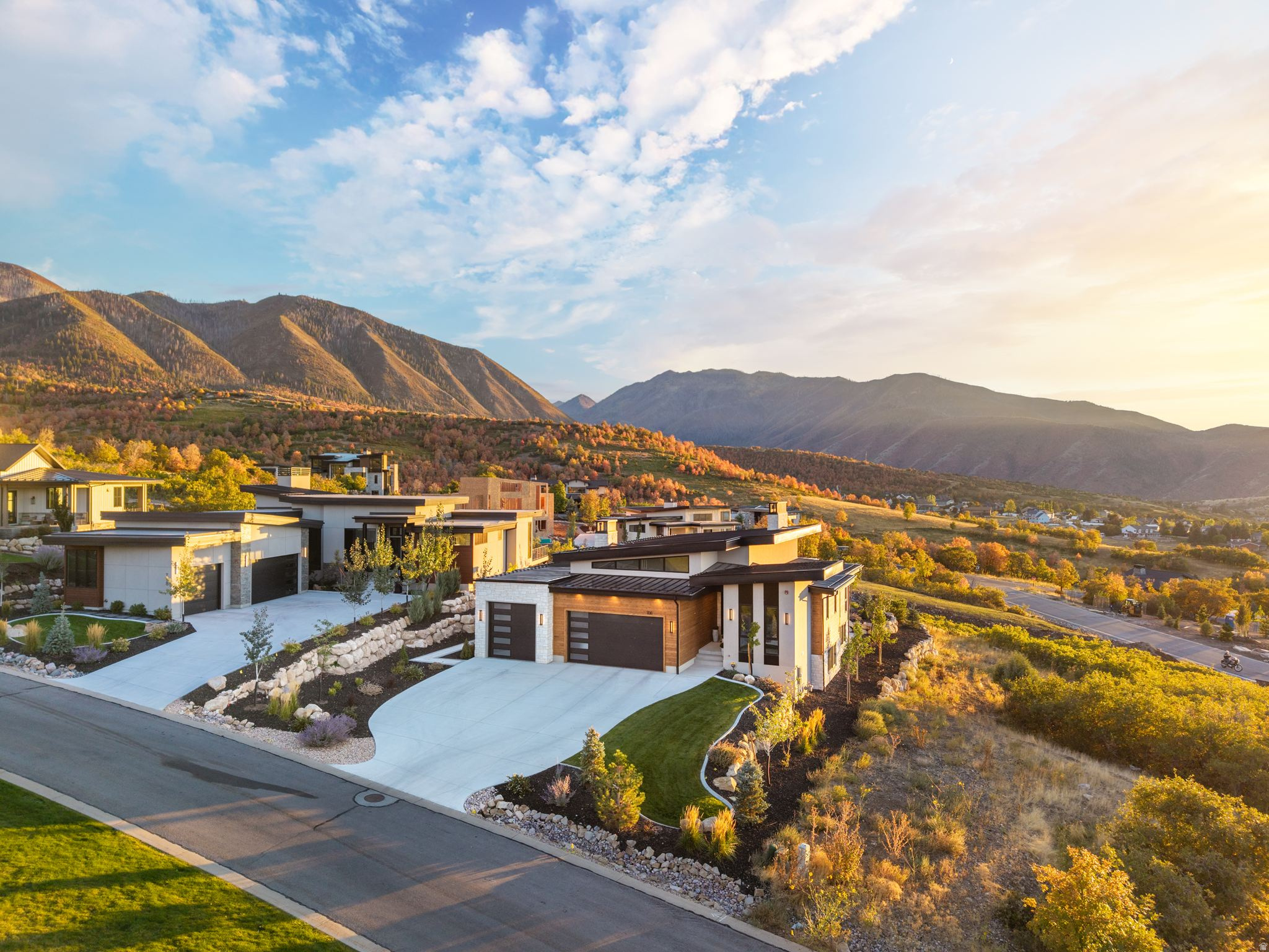 SUMMIT CREEK - Residential