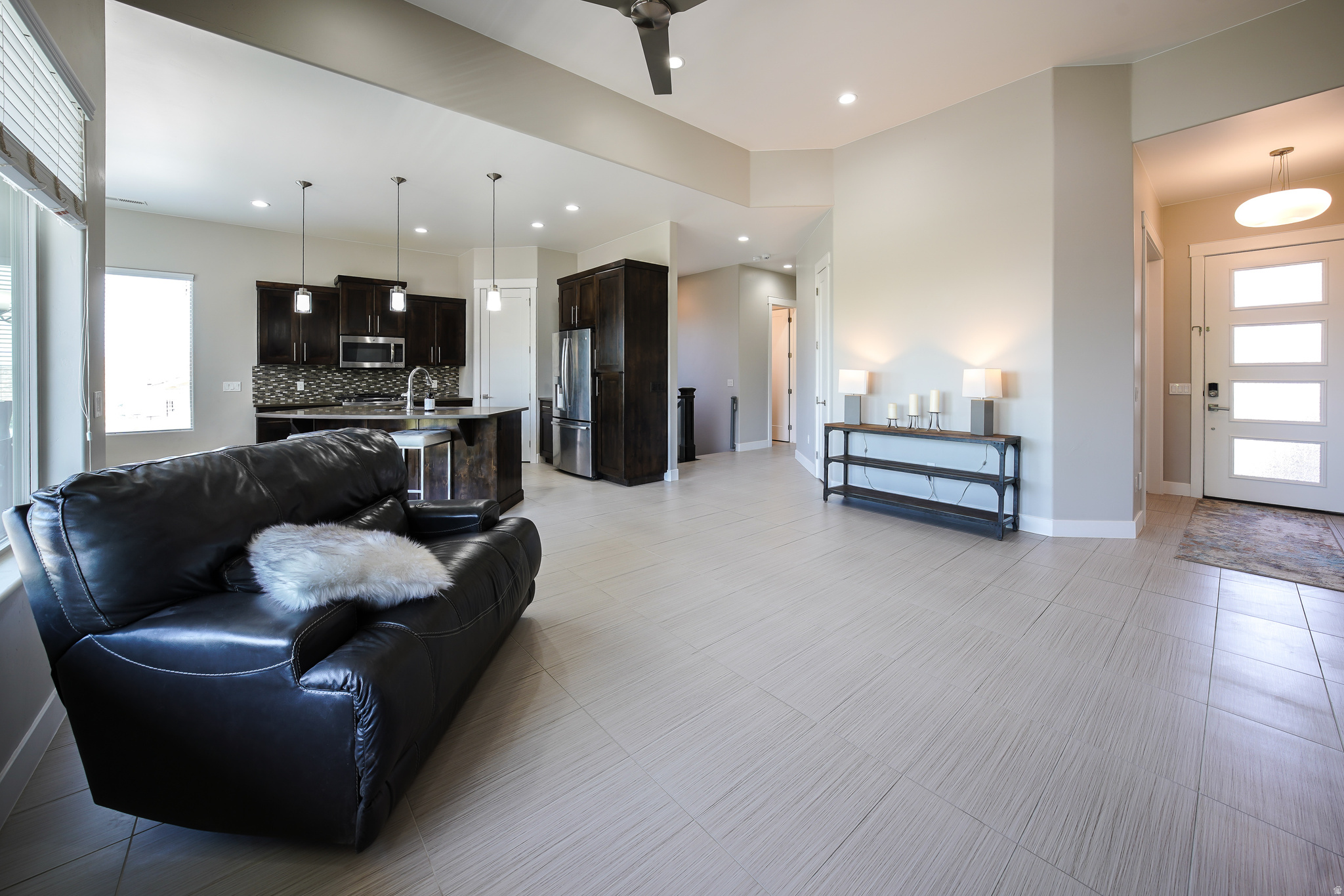 HIGH CHAPARRAL AT THE WASHINGTON BENCH - Residential