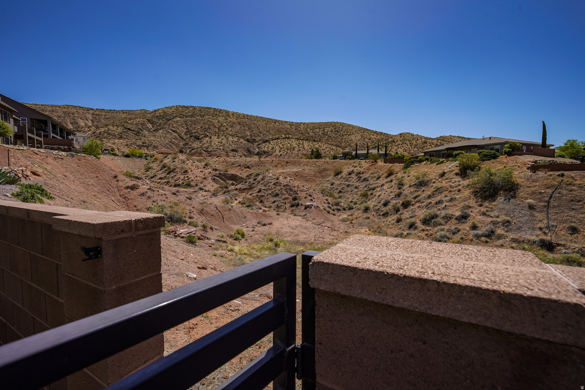 HIGH CHAPARRAL AT THE WASHINGTON BENCH - Residential