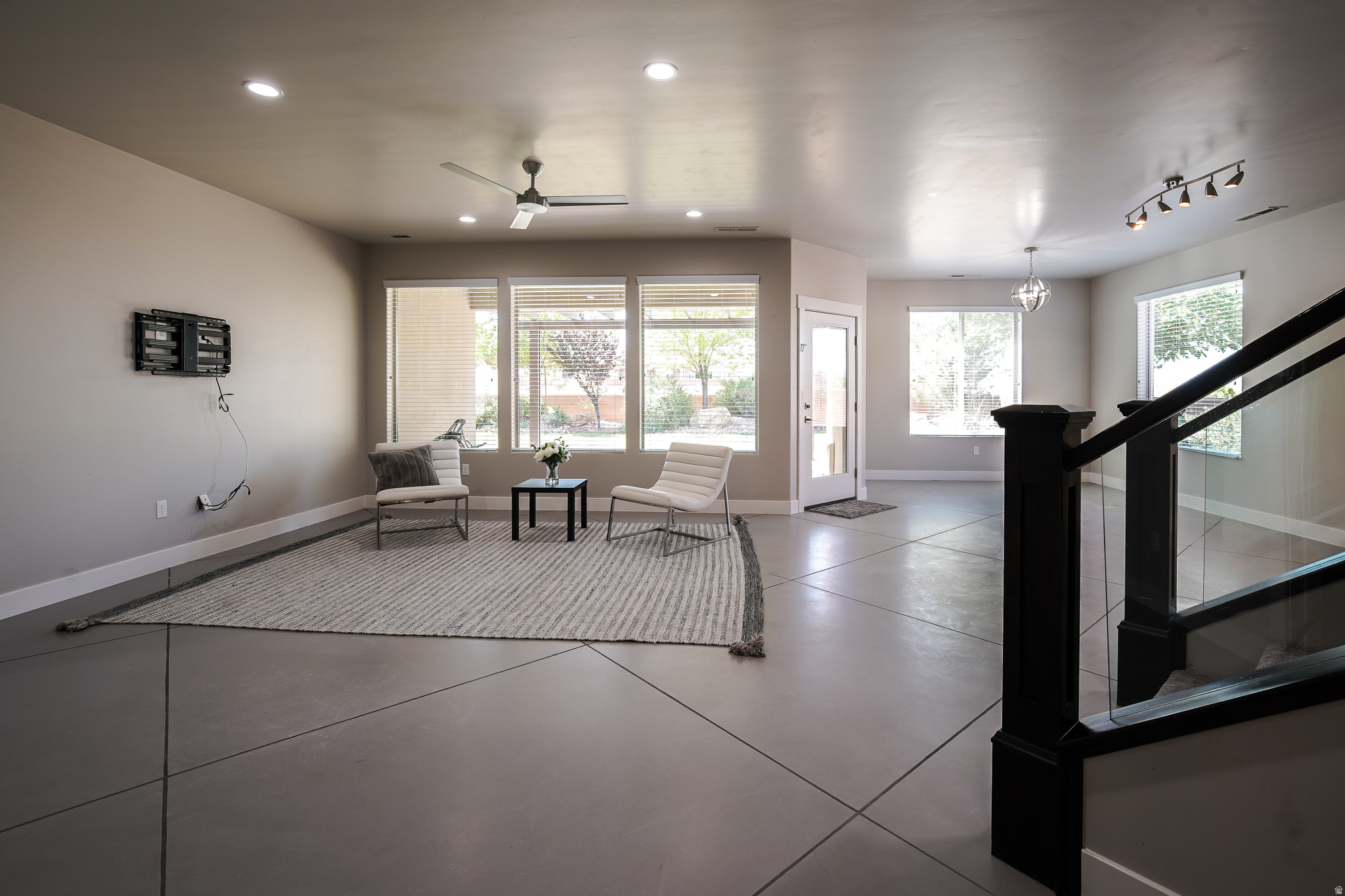 HIGH CHAPARRAL AT THE WASHINGTON BENCH - Residential