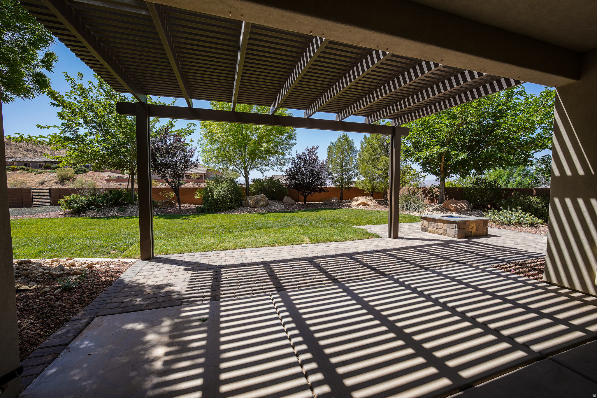HIGH CHAPARRAL AT THE WASHINGTON BENCH - Residential