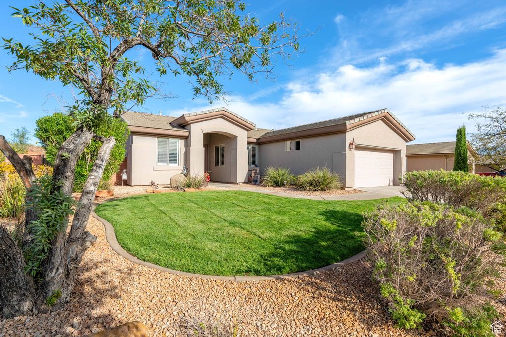 Photo of 2518 N EXPEDITION DR, Washington, UT 84780 (MLS # 2118866)