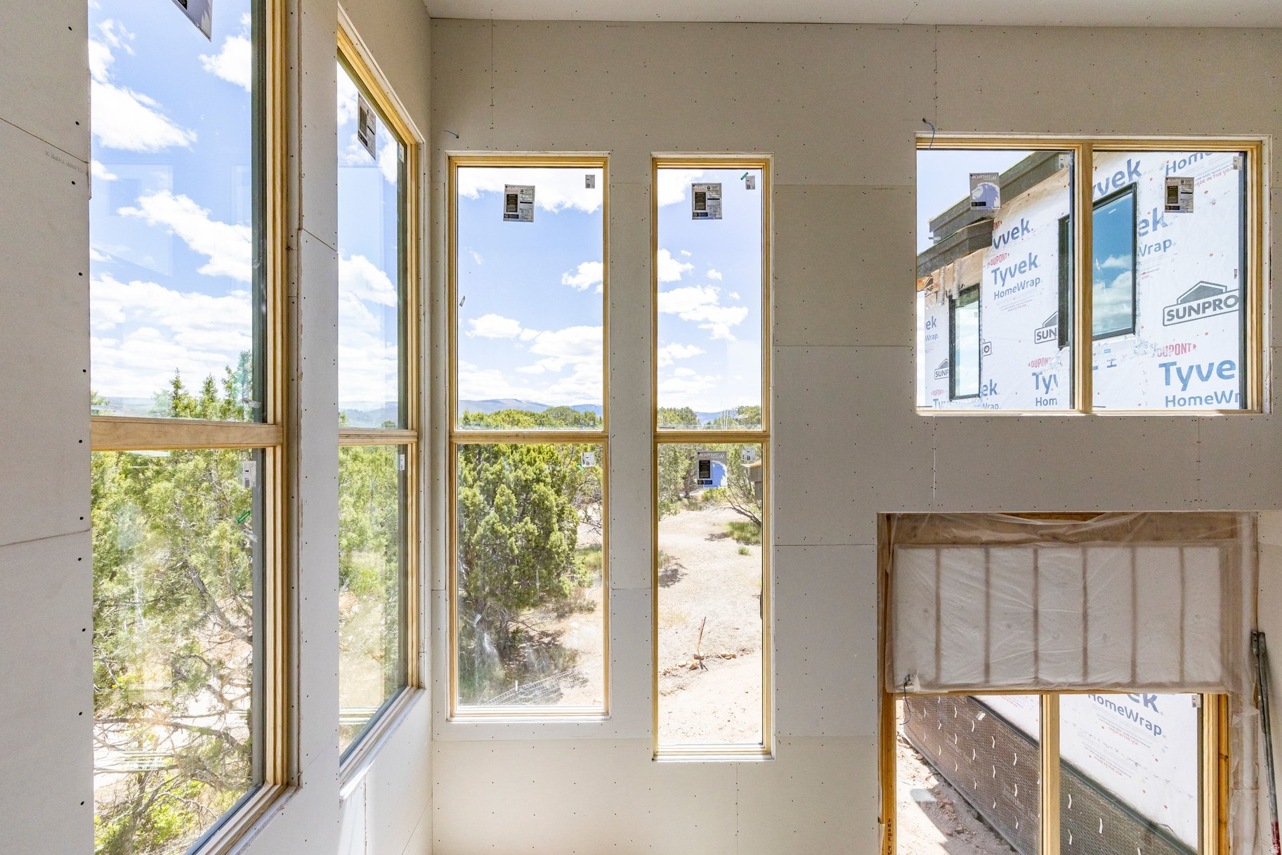 RED LEDGES - Residential