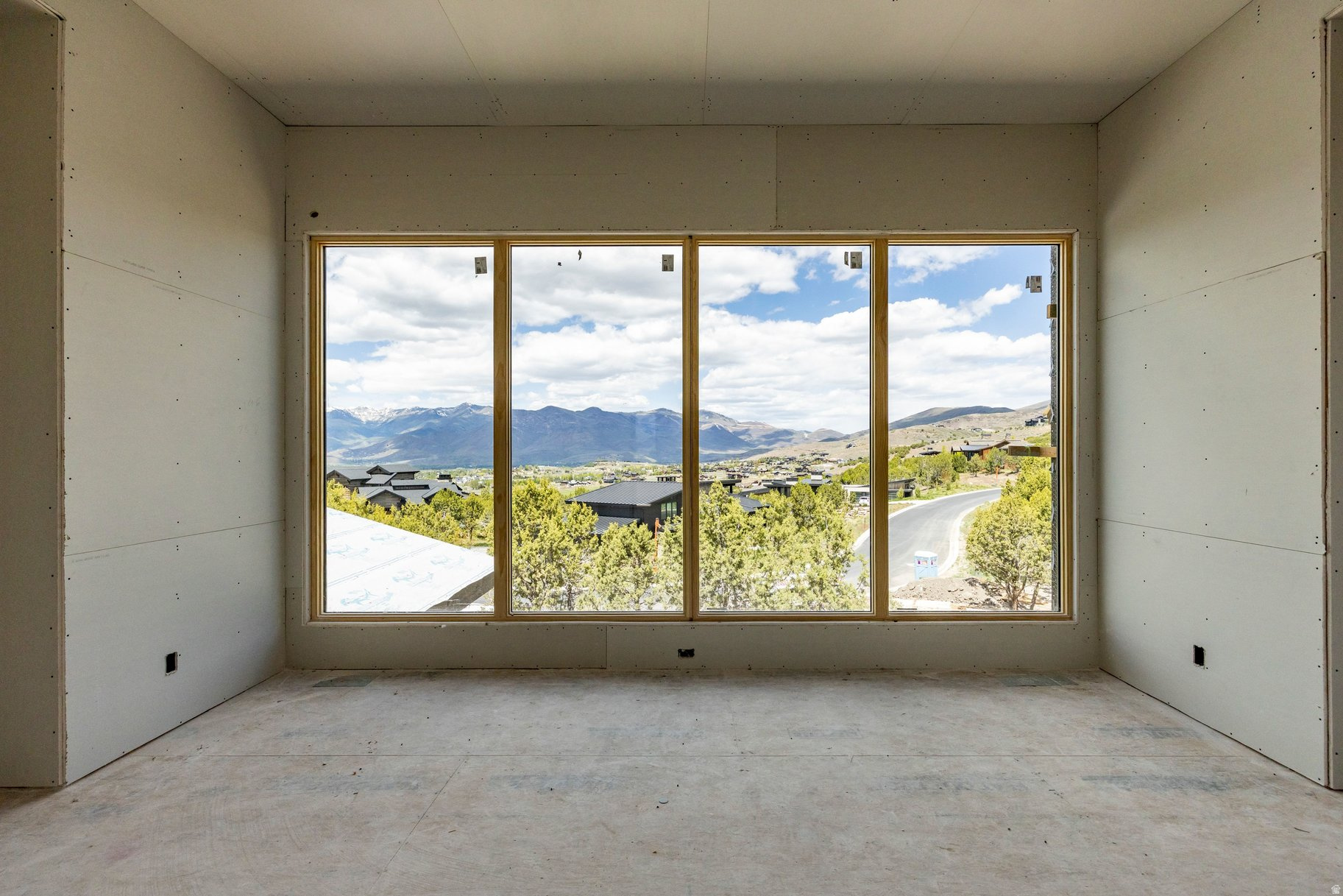 RED LEDGES - Residential