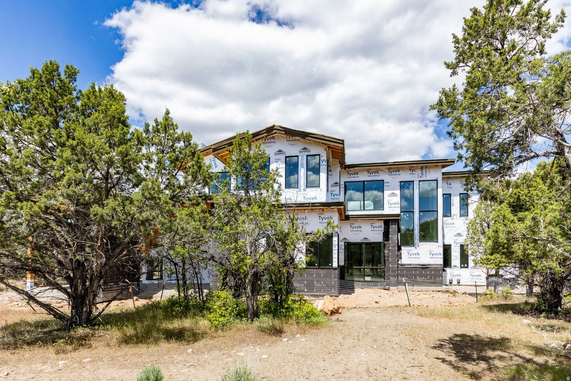 RED LEDGES - Residential