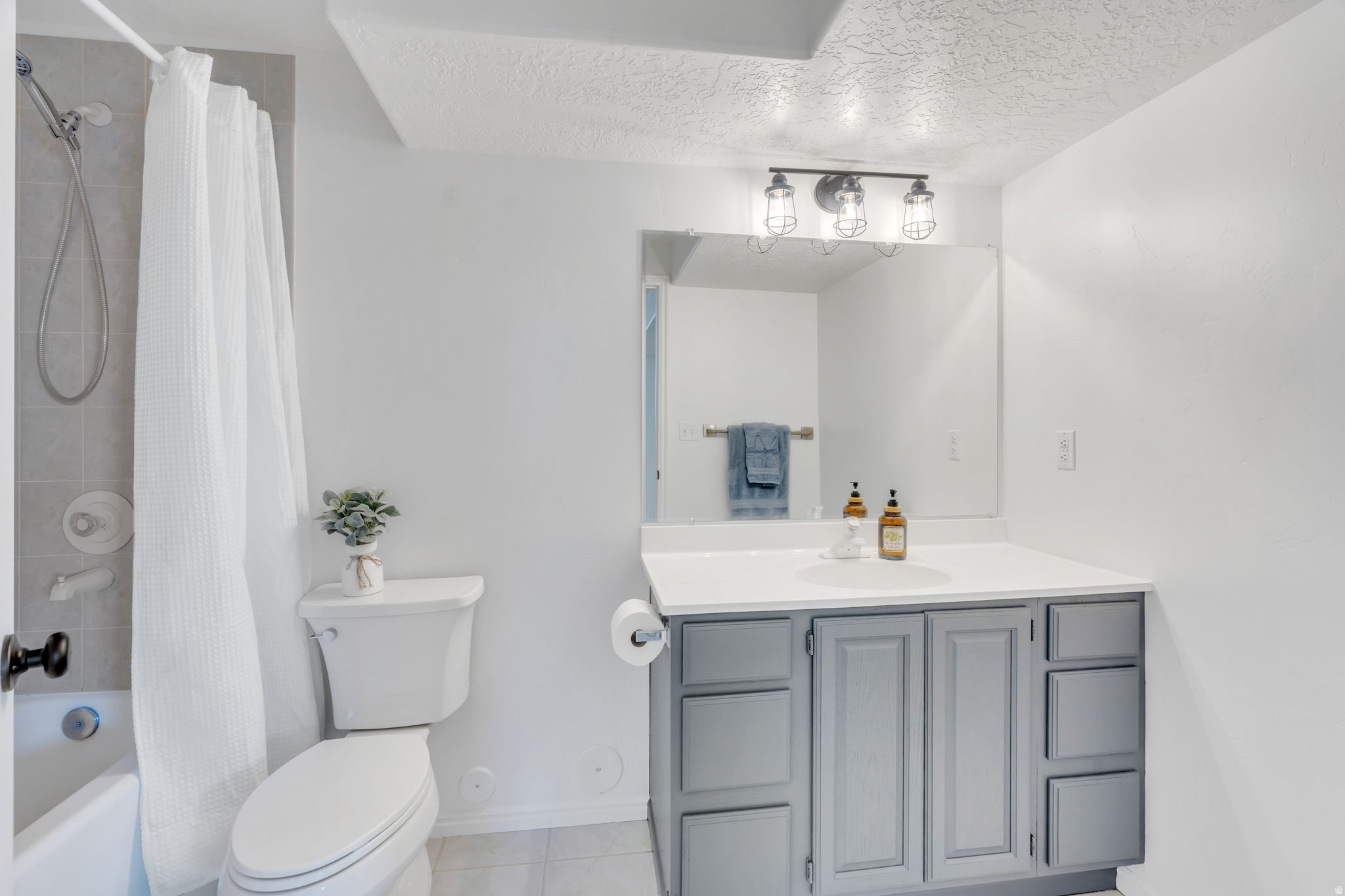 AUTUMN COVE - Residential