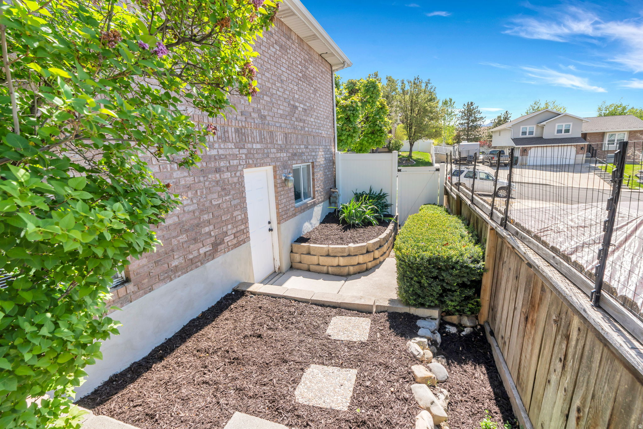 AUTUMN COVE - Residential