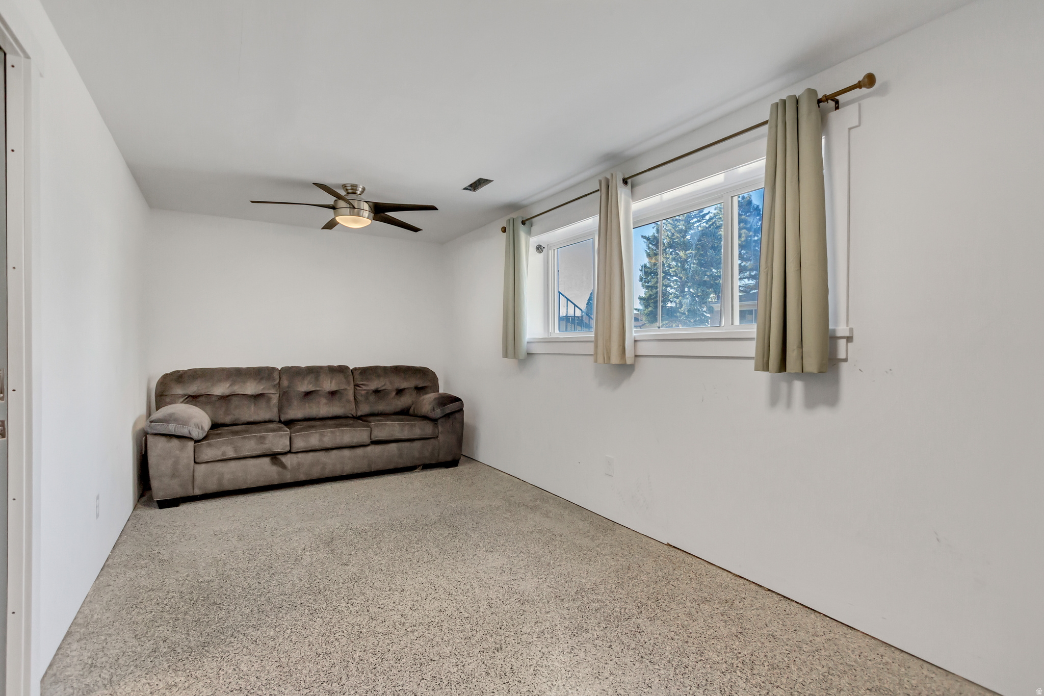 RIVIERA HEIGHTS #4 - Residential