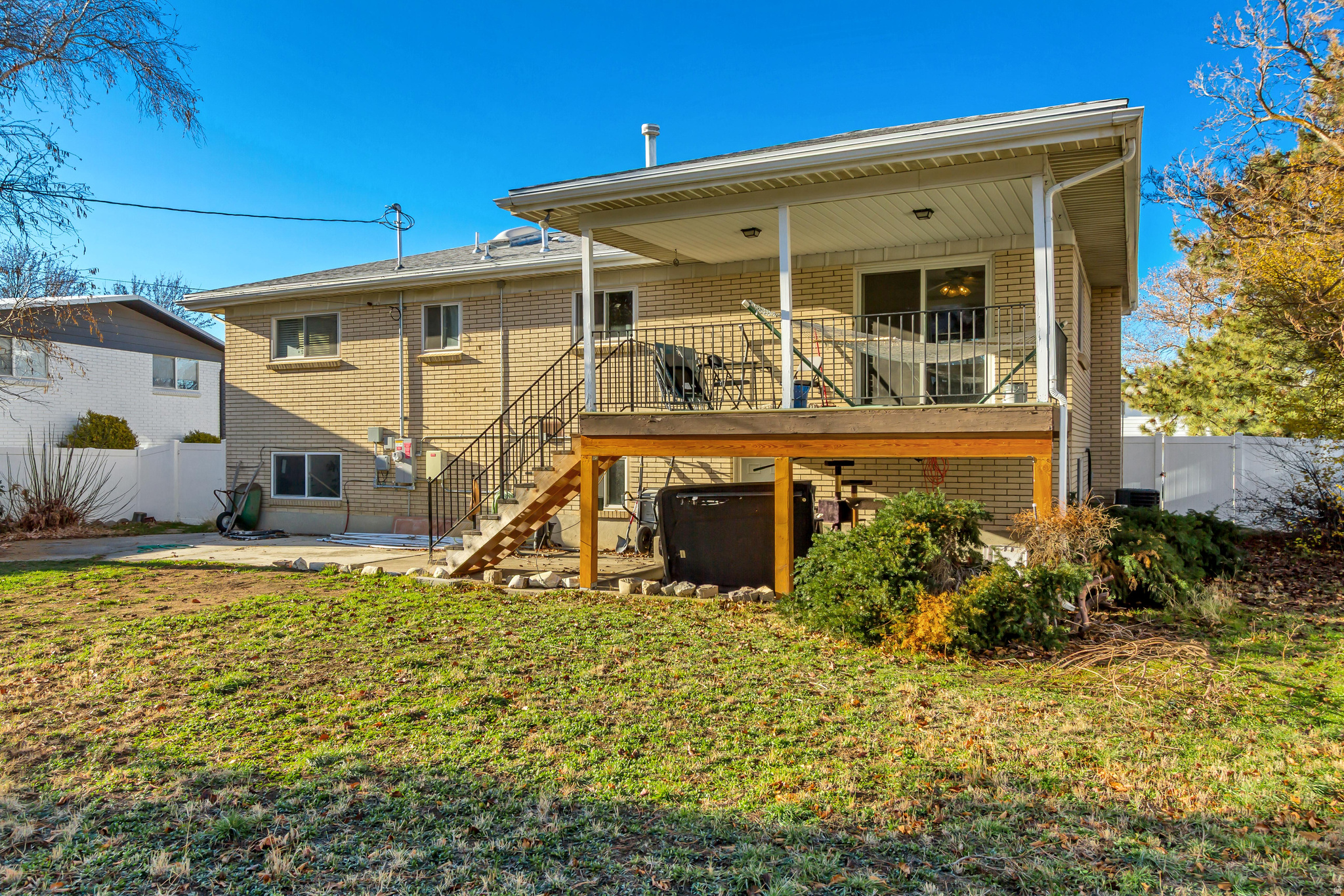 RIVIERA HEIGHTS #4 - Residential