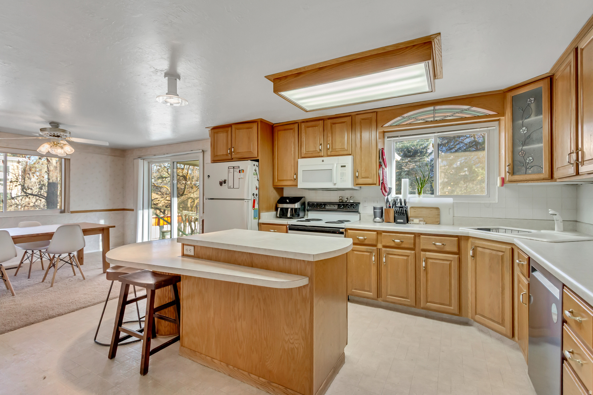 RIVIERA HEIGHTS #4 - Residential