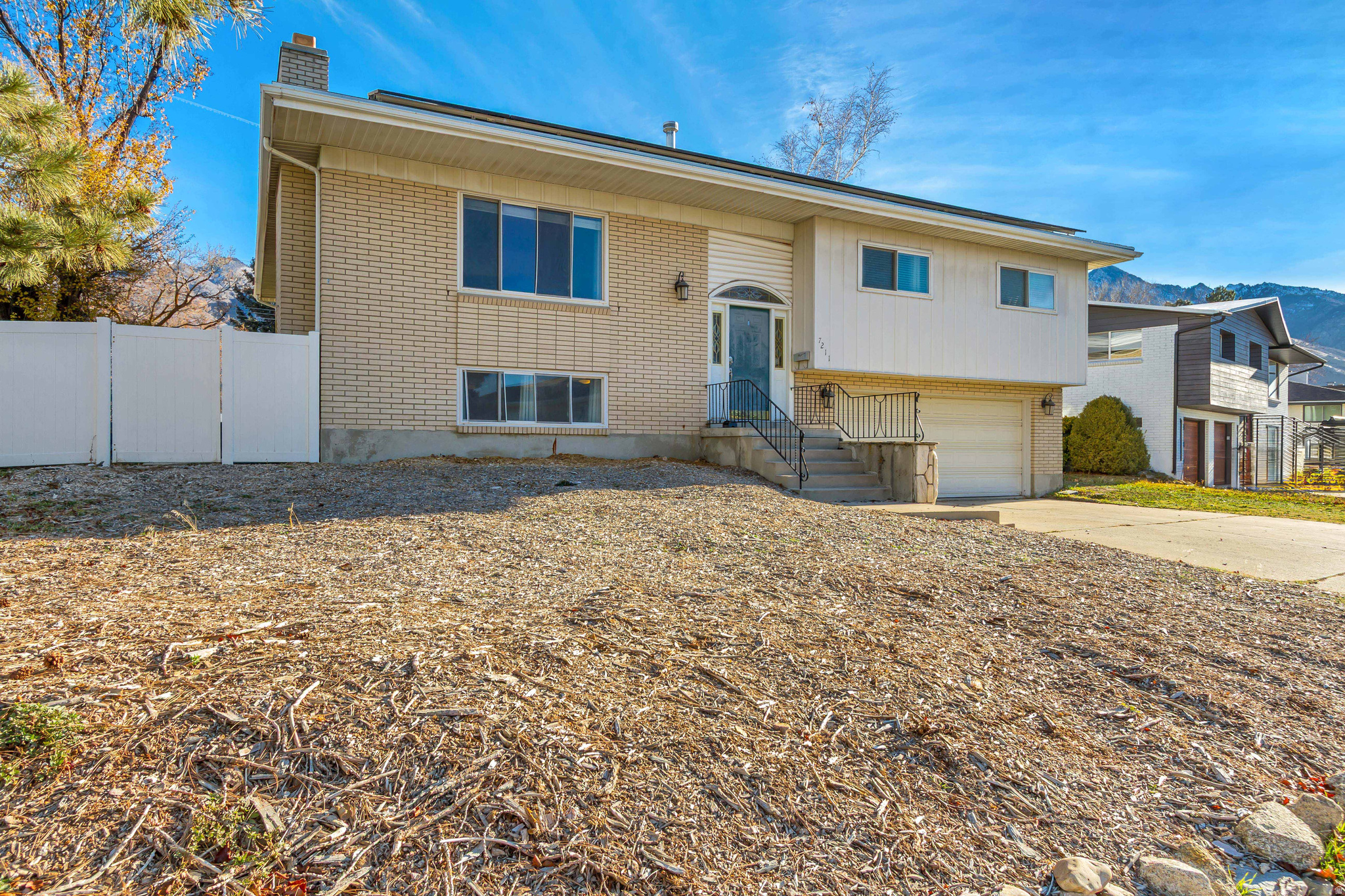 RIVIERA HEIGHTS #4 - Residential