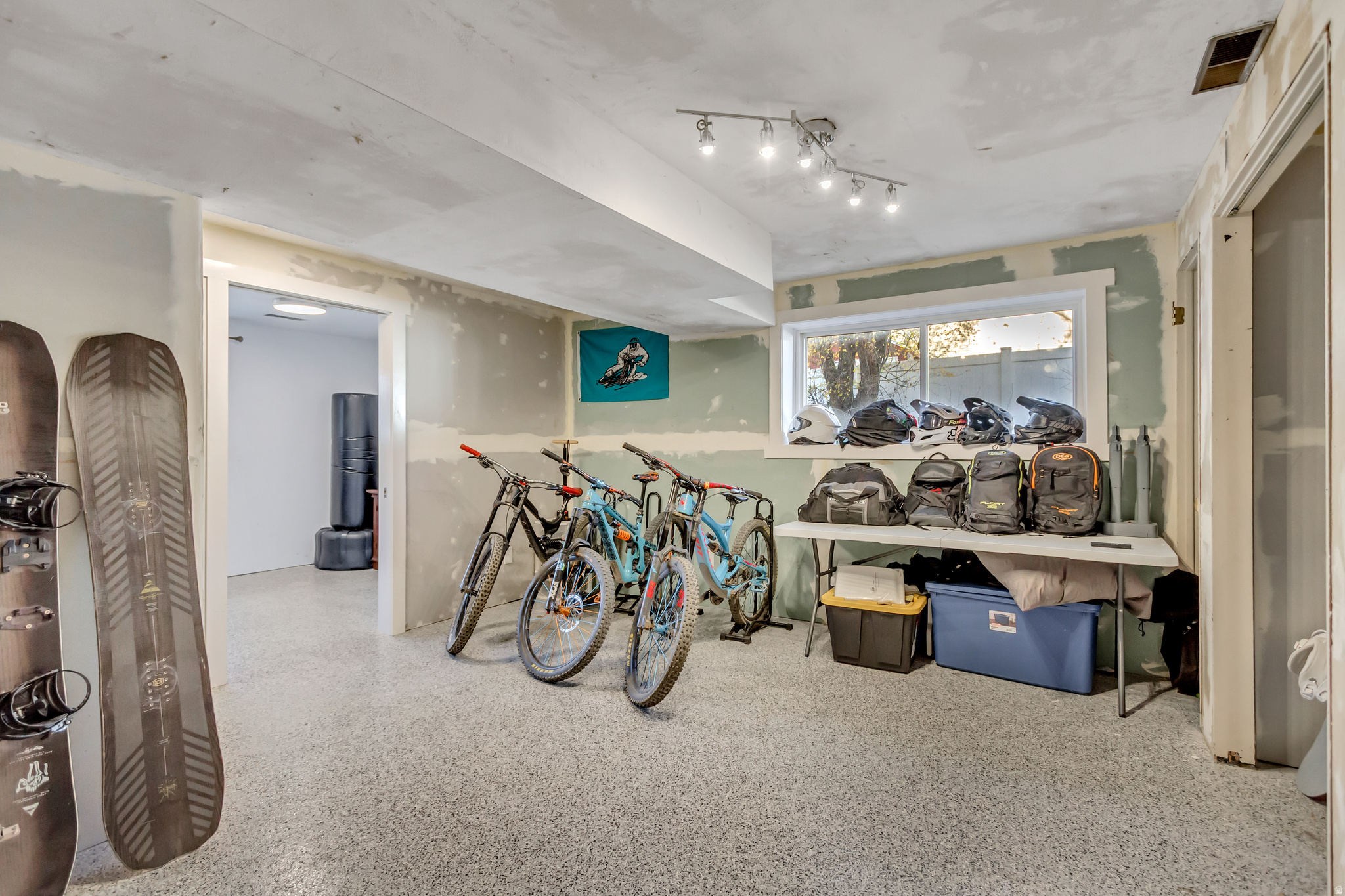 RIVIERA HEIGHTS #4 - Residential