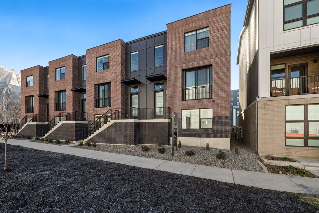 Photo of 443 W 400 N #103, Salt Lake City, UT 84103 (MLS # 2130226)