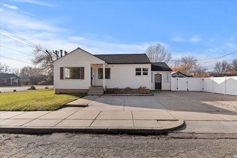 Photo of 9 COLONIAL, Layton, UT 84041 (MLS # 2132692)