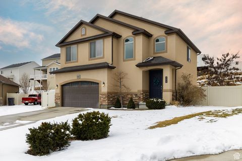 Photo of 602 W CRENSHAW CT, Saratoga Springs, UT 84045 (MLS # 2114748)