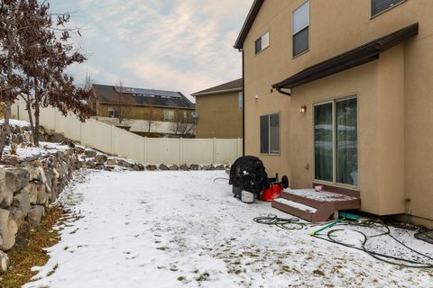 Tiny photo for 602 W CRENSHAW CT, Saratoga Springs, UT 84045 (MLS # 2114748)
