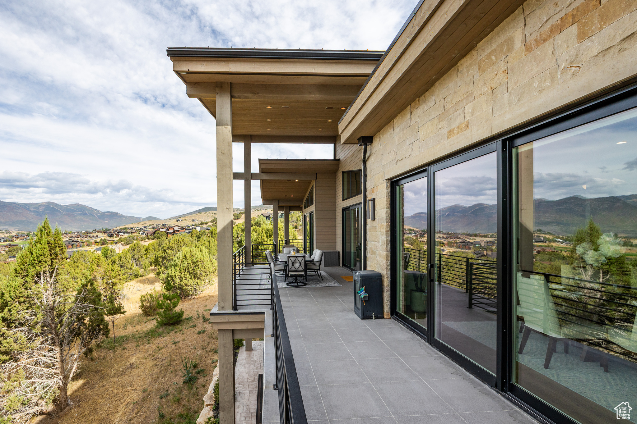 RED LEDGES - Residential