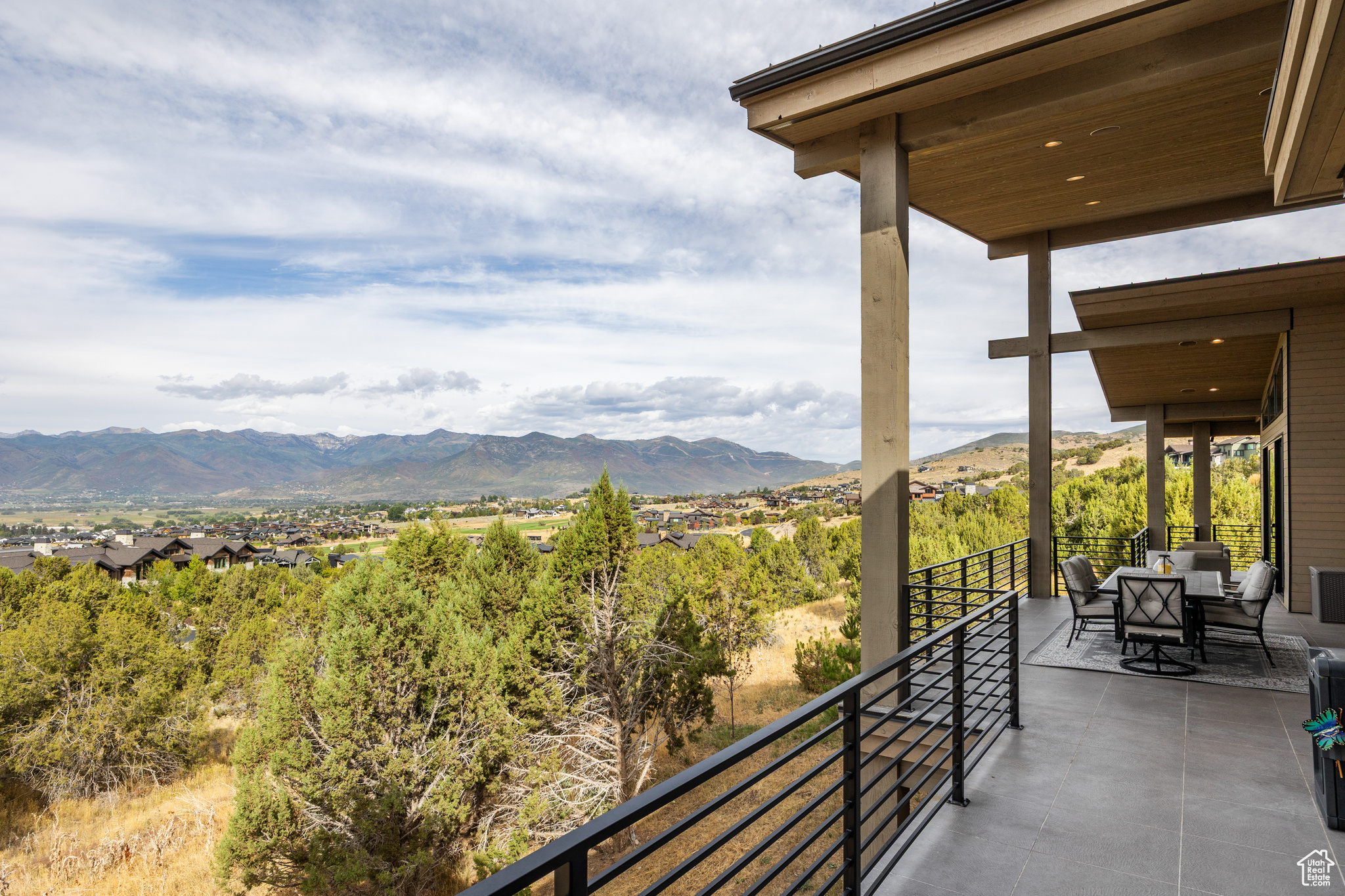 RED LEDGES - Residential