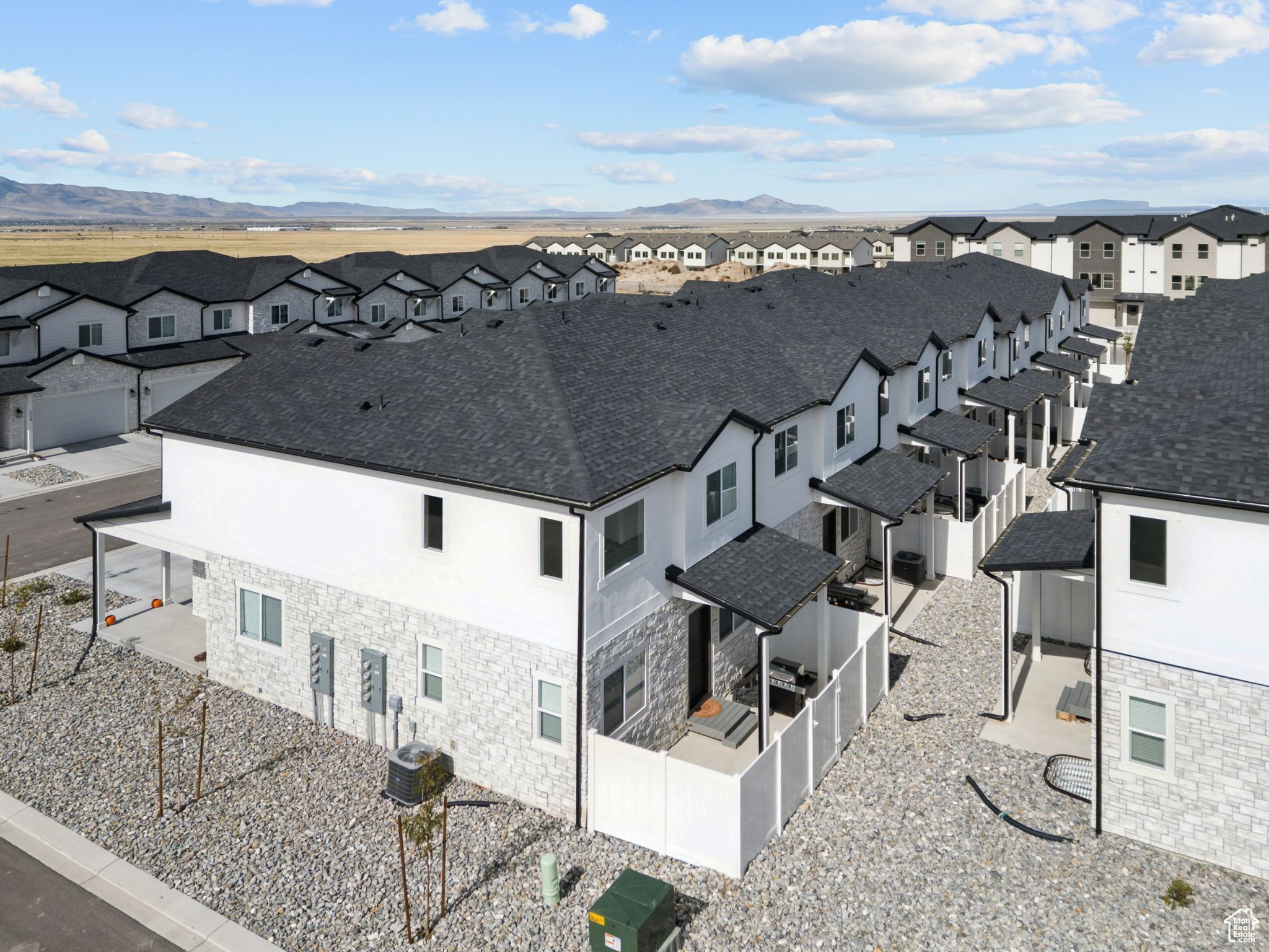 LEXINGTON TOWN HOMES - Residential