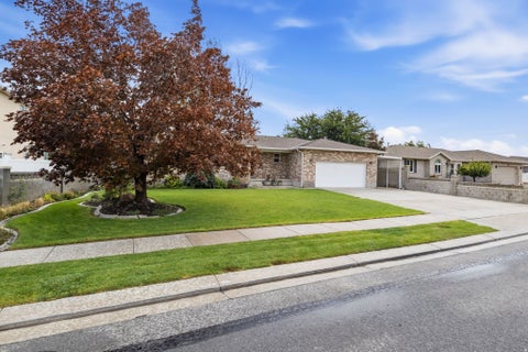 Tiny photo for 9477 S KIRKSIDE DR W, South Jordan, UT 84009 (MLS # 2186466)