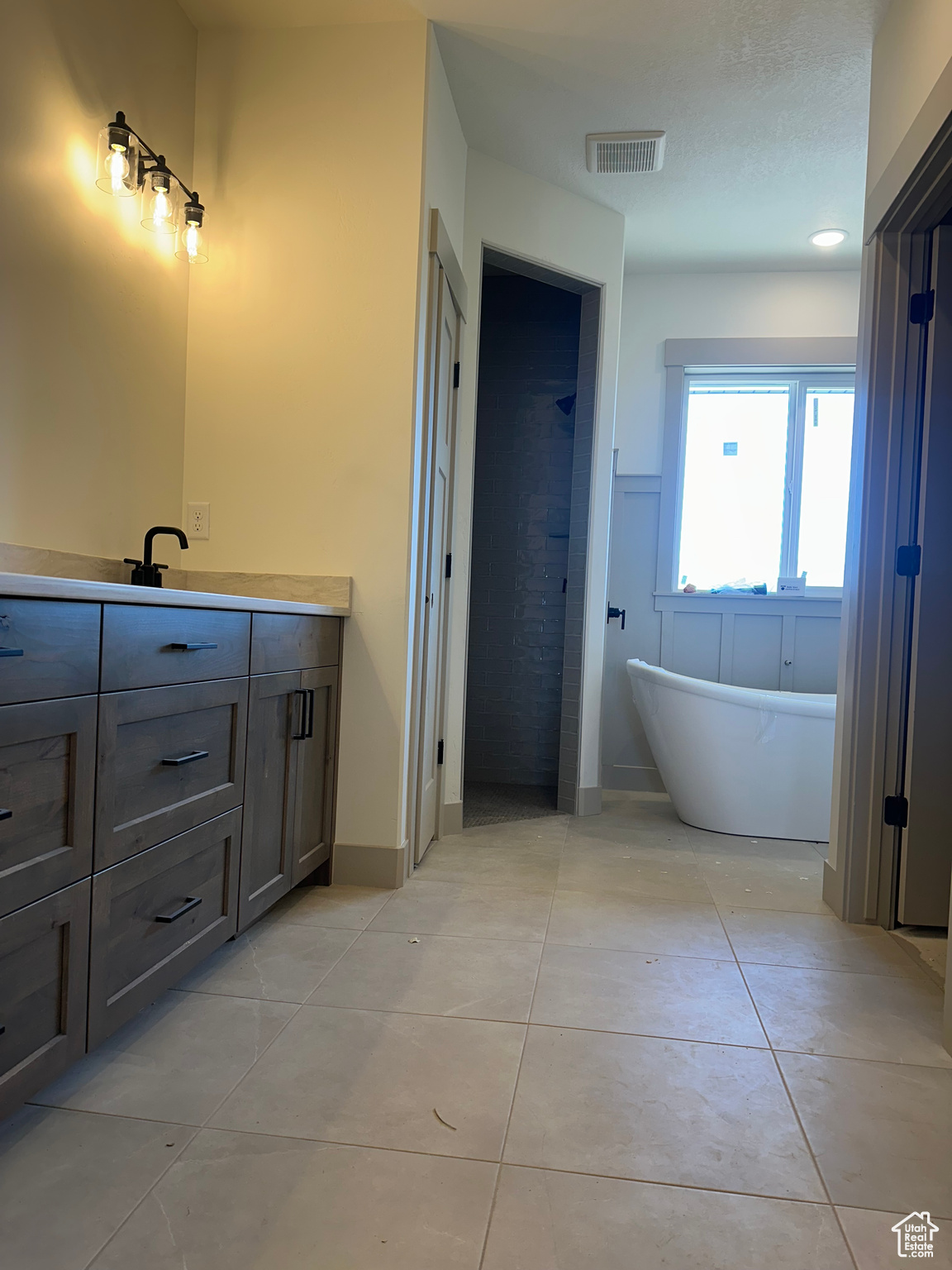 BECKAMS EDGE - Residential