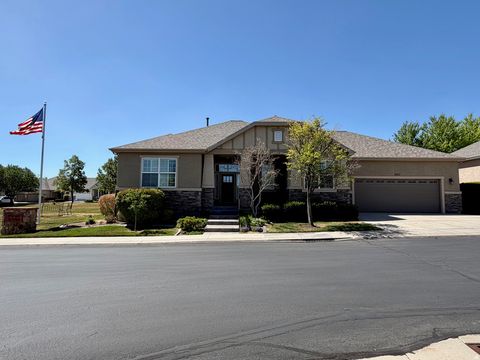 Homes For Sale - 1467 W Green Apple St<br/> South Jordan, UT 84095