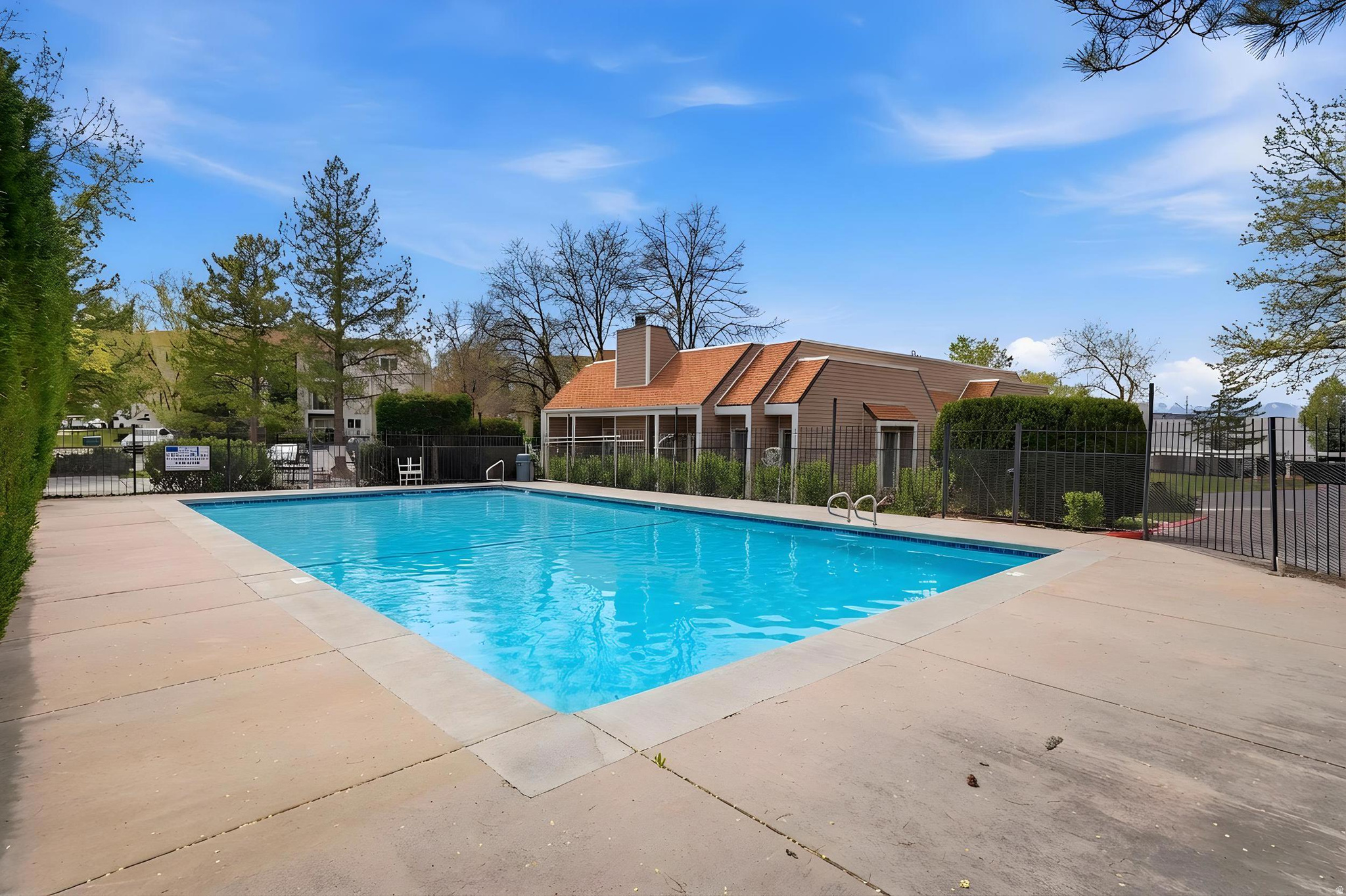 QUAILBROOK EAST - Residential