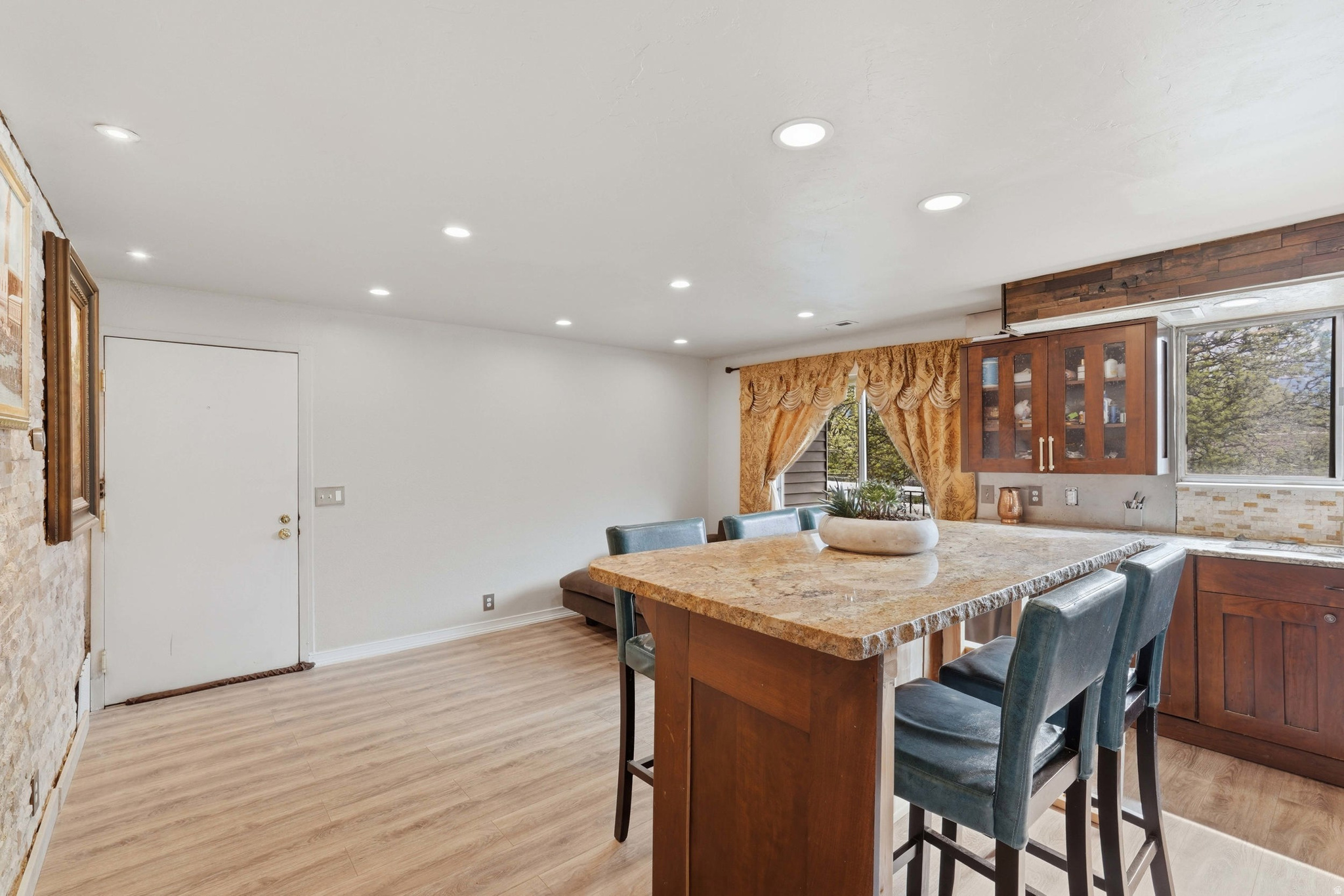 QUAILBROOK EAST - Residential