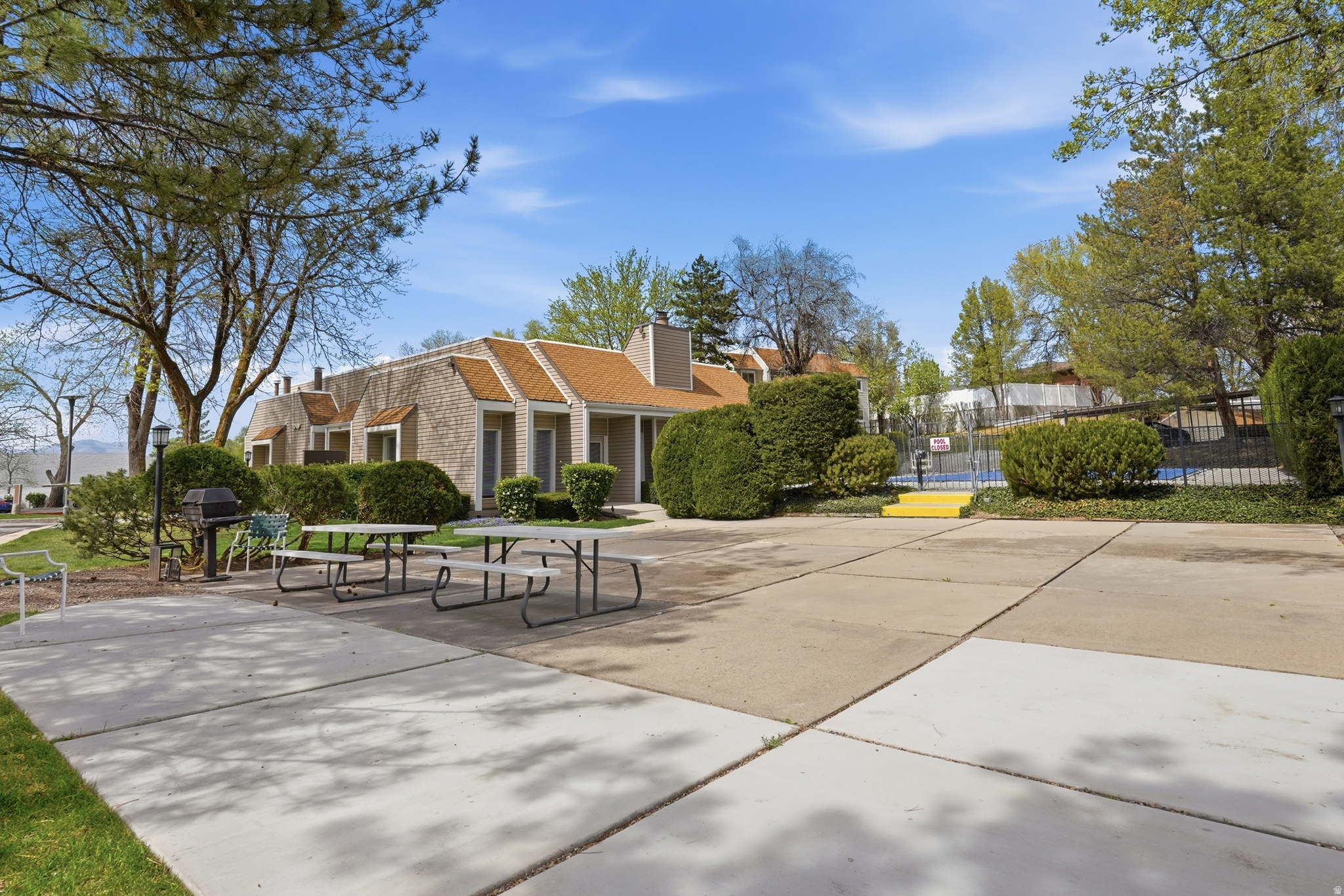 QUAILBROOK EAST - Residential