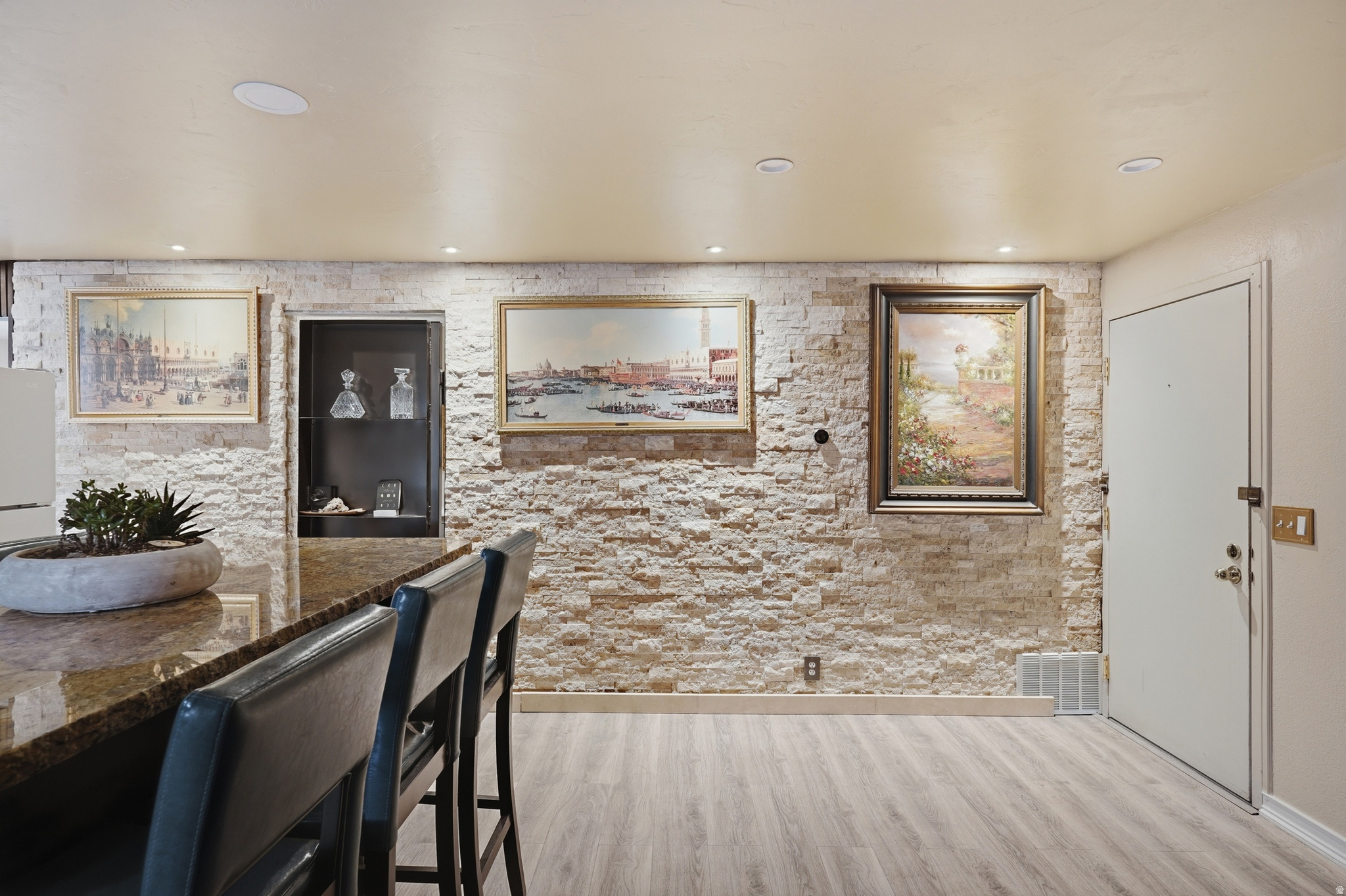 QUAILBROOK EAST - Residential