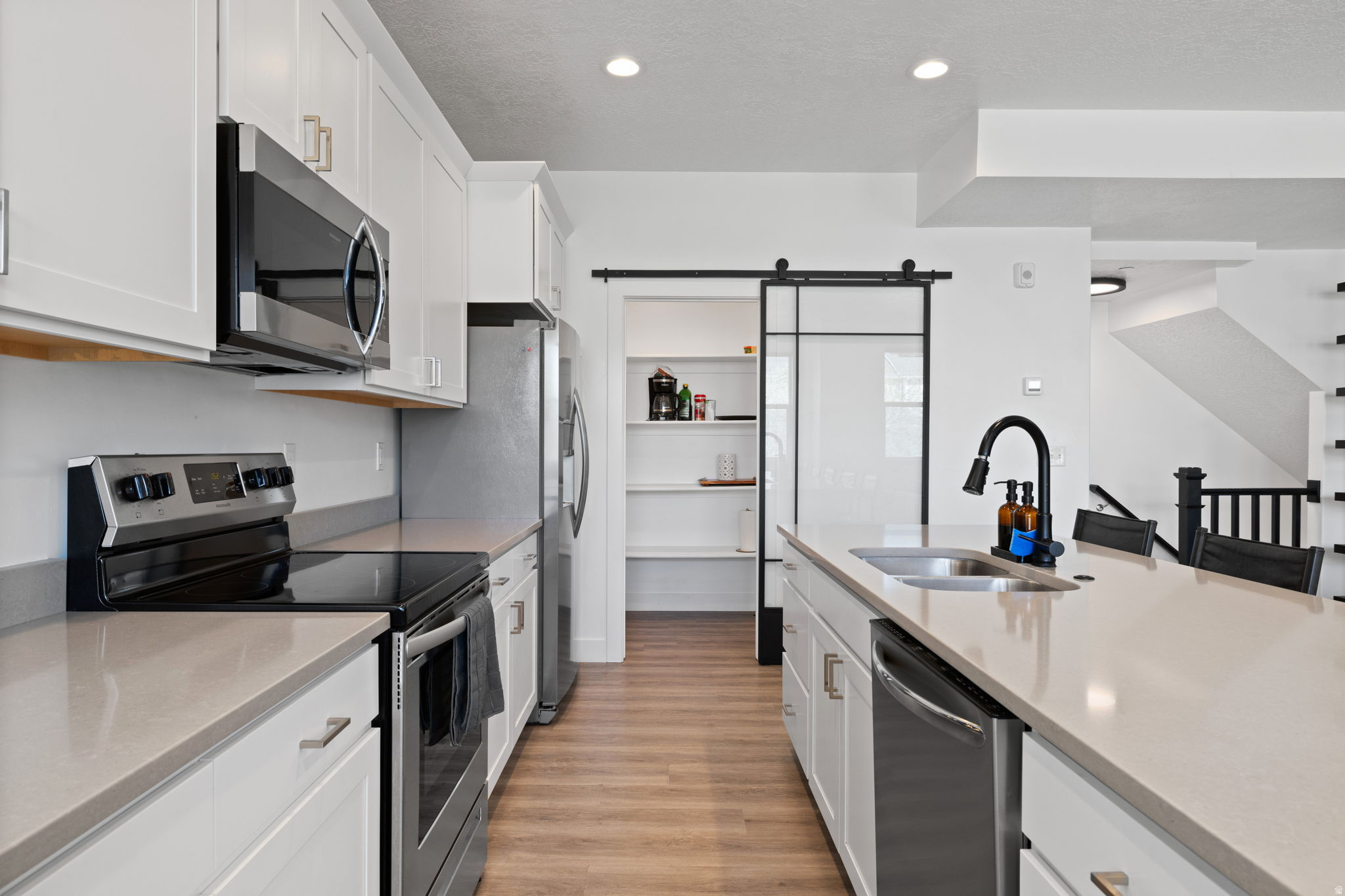 CREEKSIDE - Residential